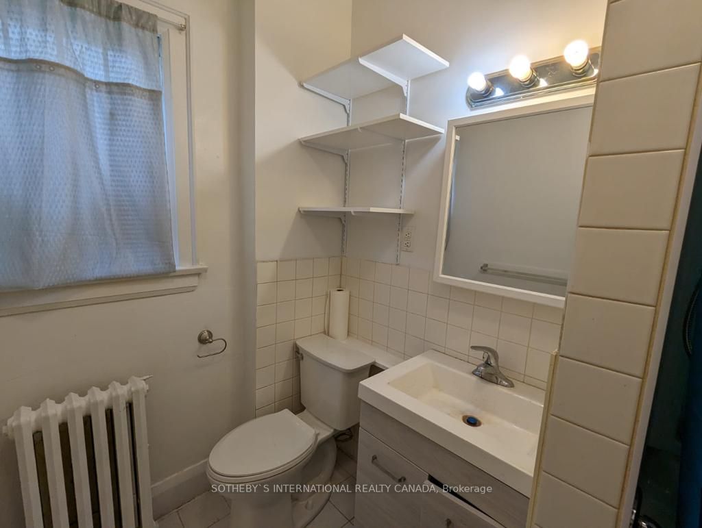 1590A Bloor St W, #Upper