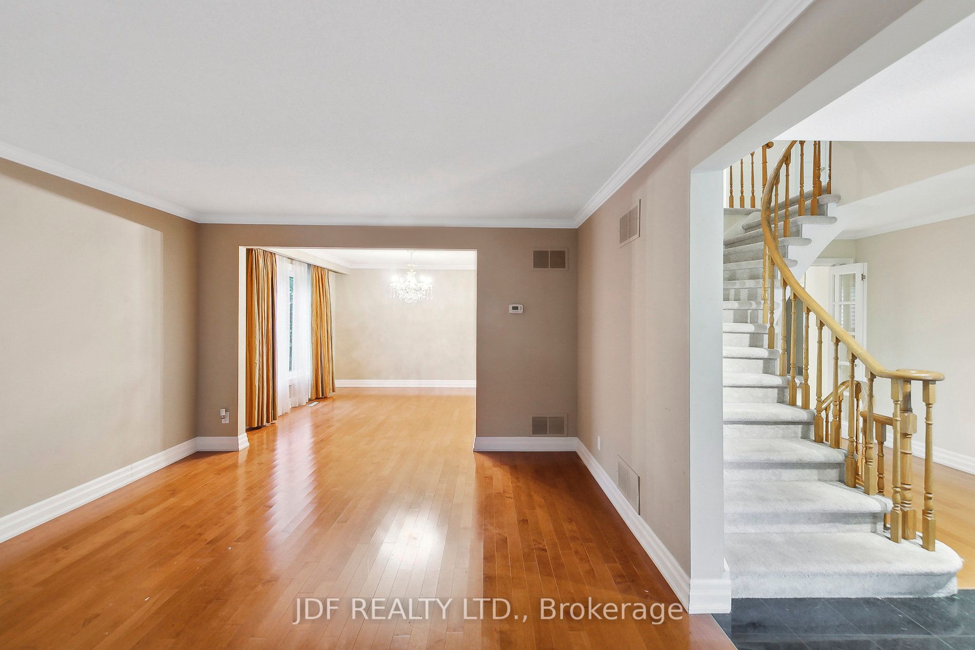 1099 Caldwell Ave