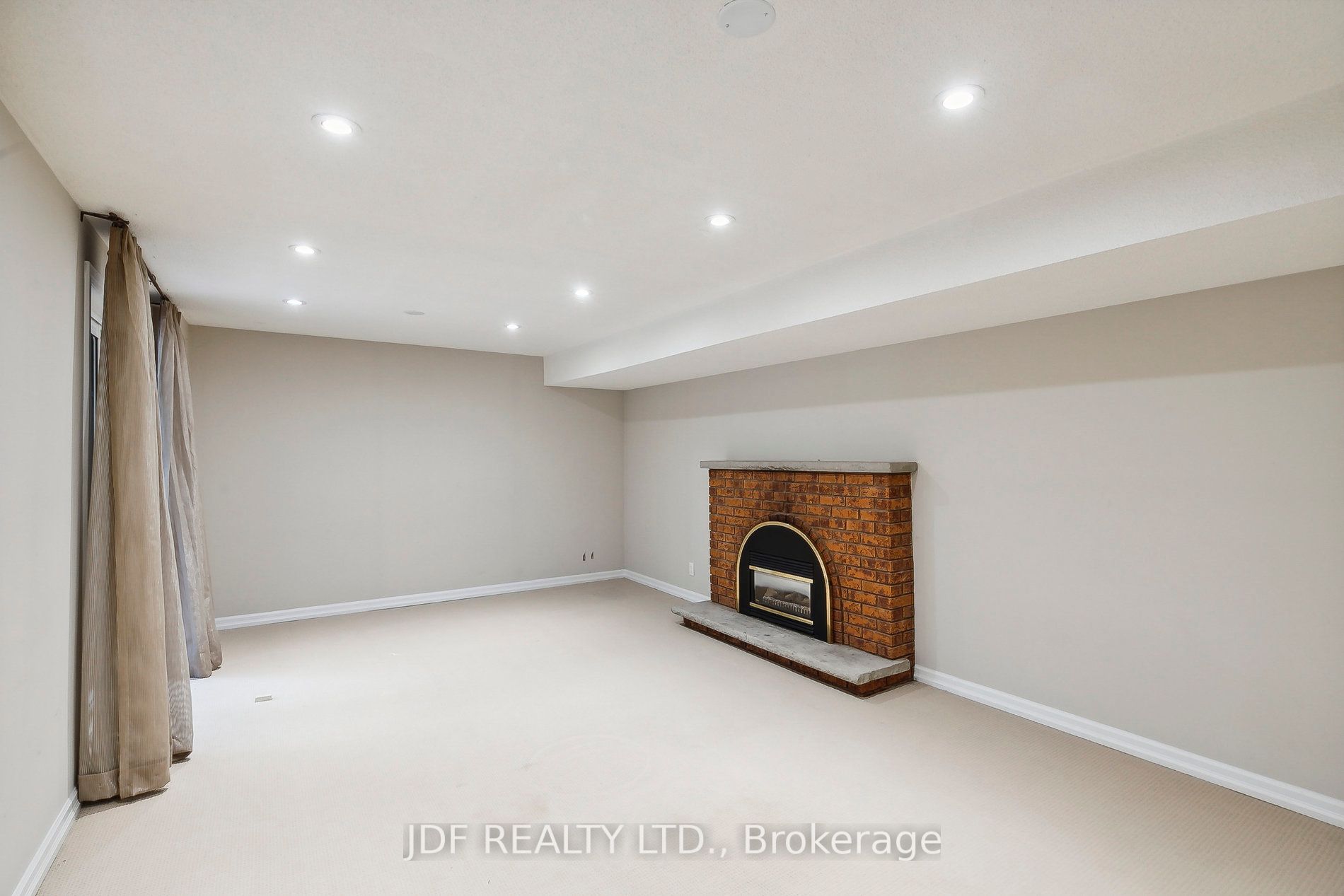 1099 Caldwell Ave