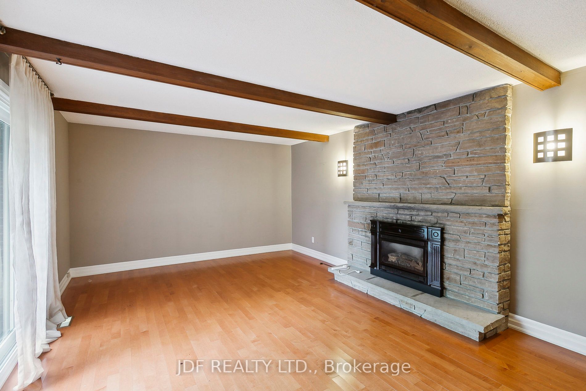 1099 Caldwell Ave