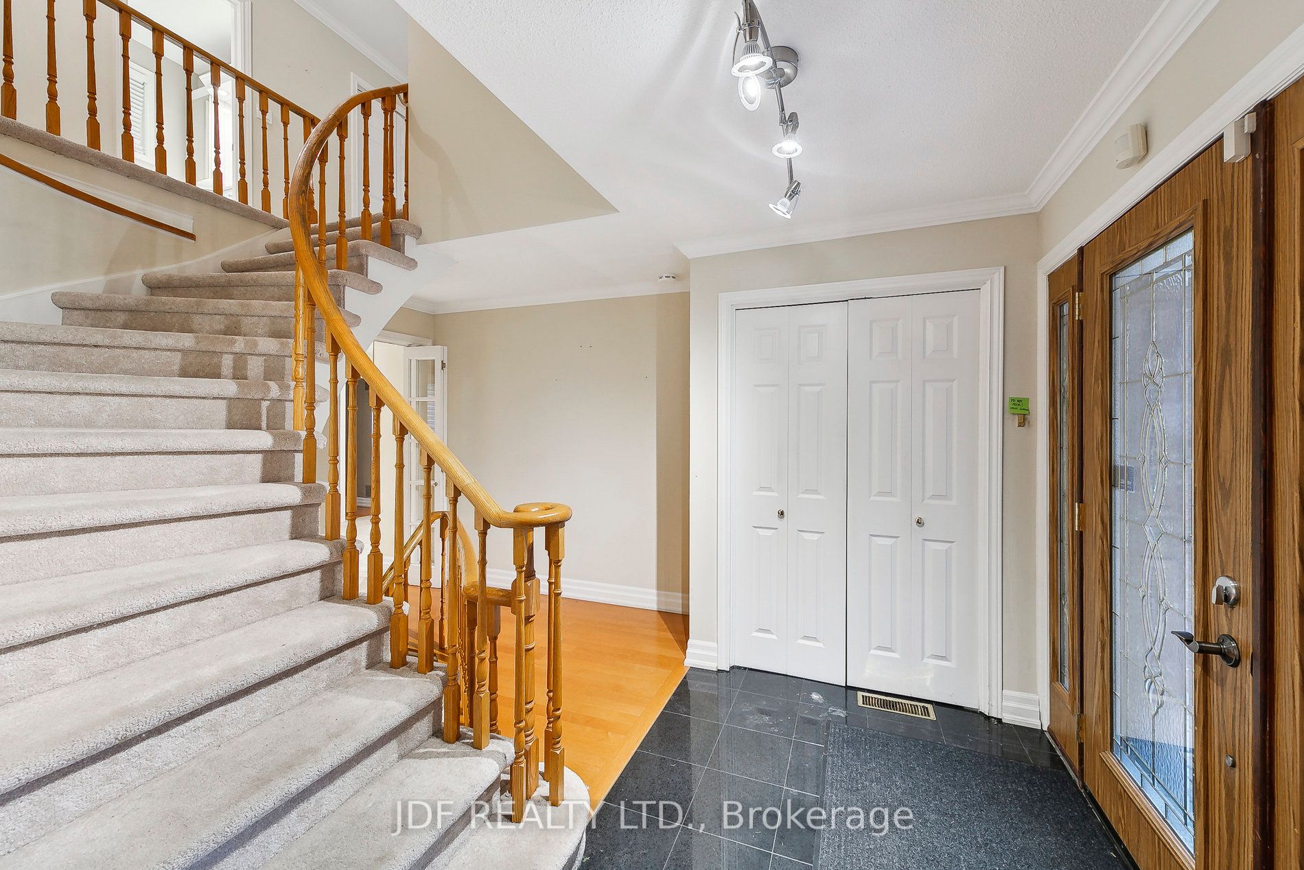 1099 Caldwell Ave