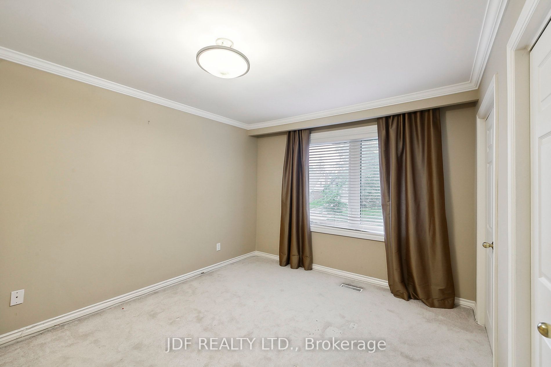 1099 Caldwell Ave