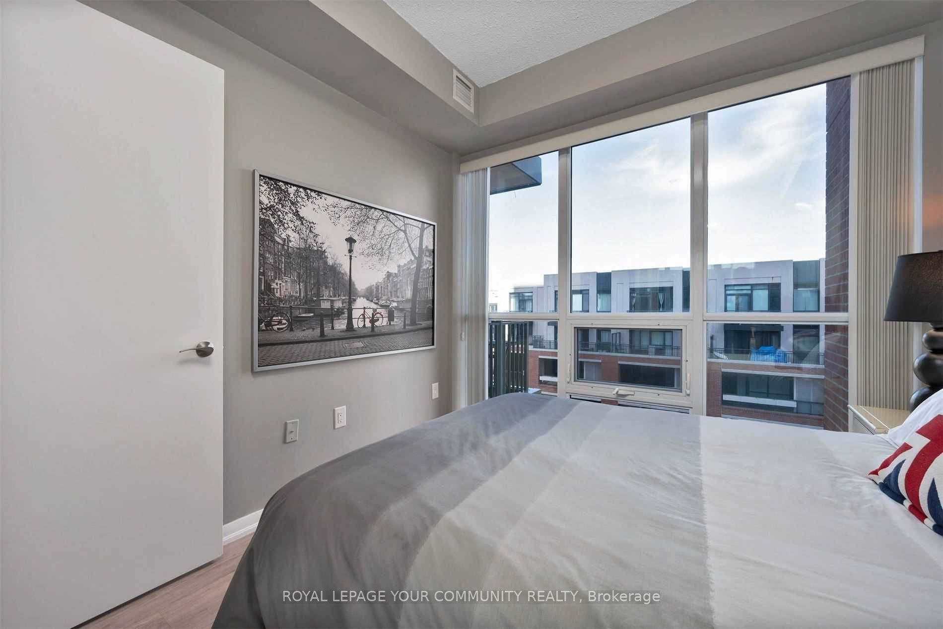 800 Lawrence Ave W, #822