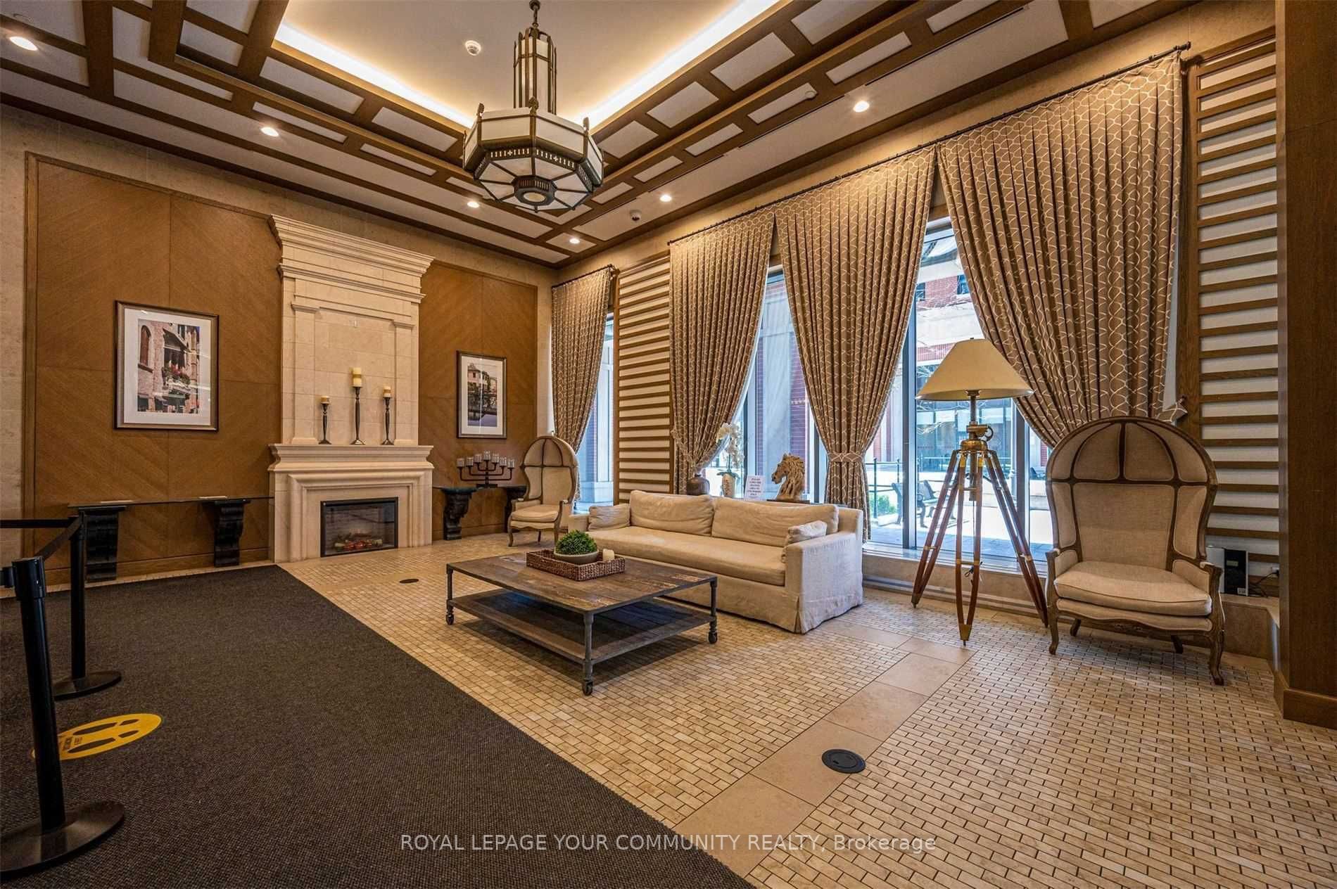 800 Lawrence Ave W, #822
