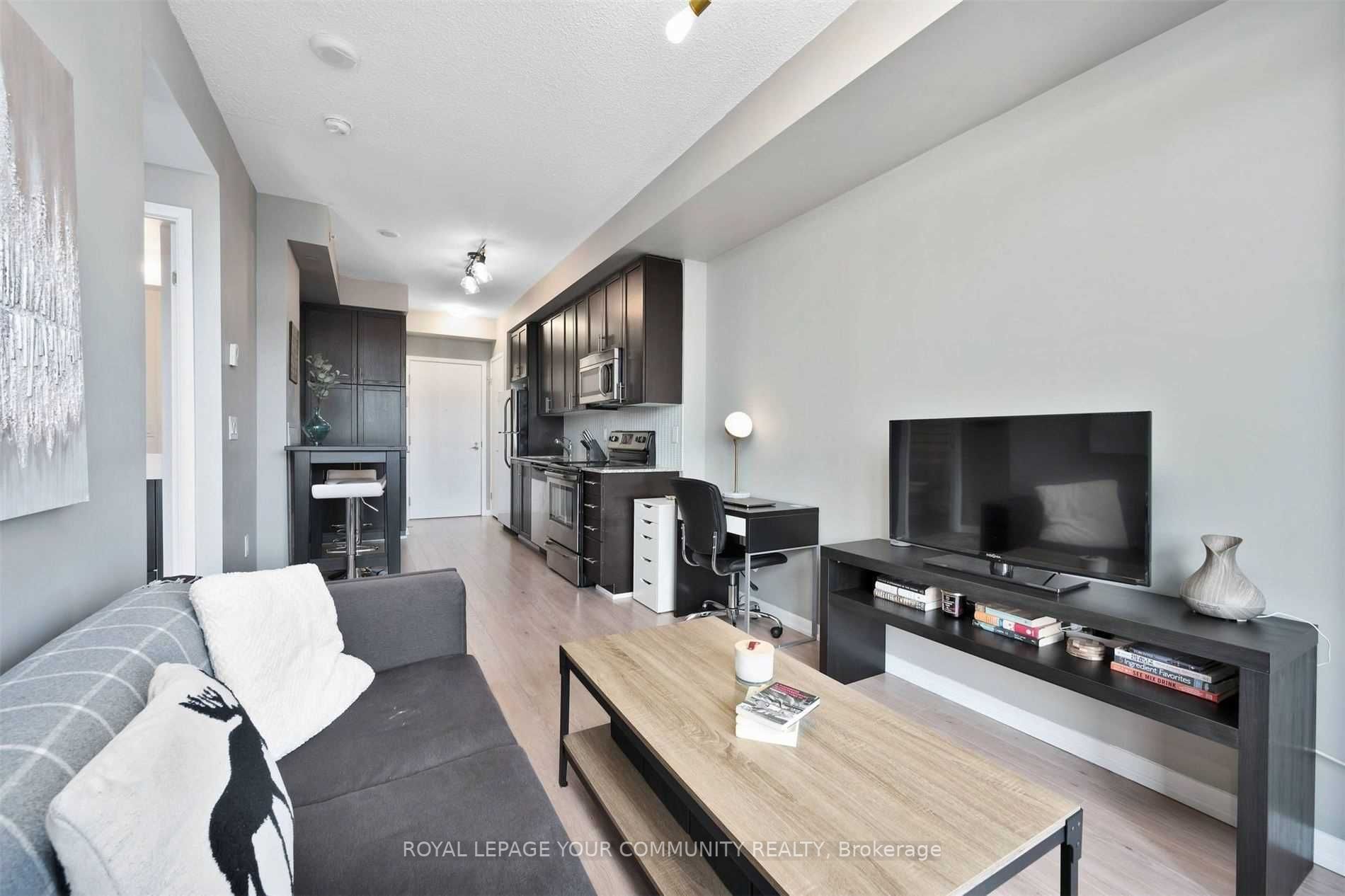 800 Lawrence Ave W, #822