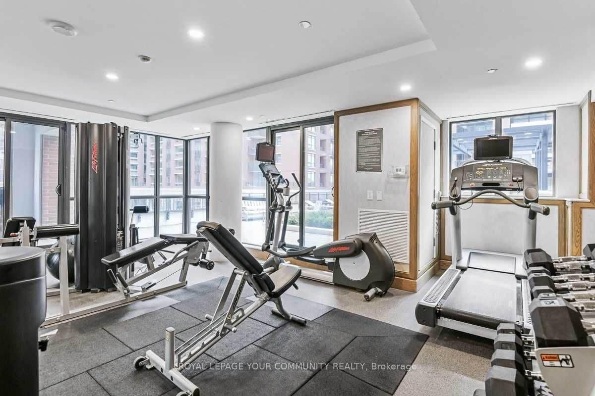 800 Lawrence Ave W, #822