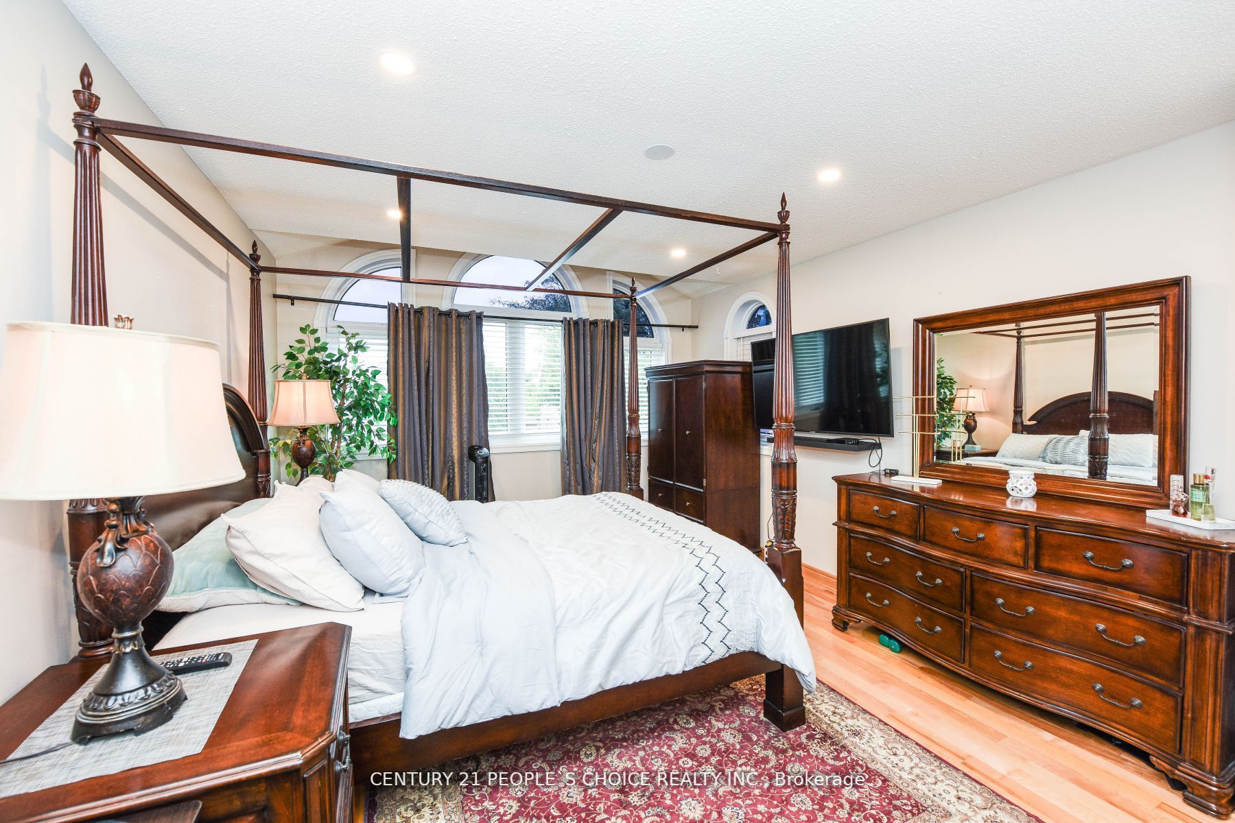 6 Sunley Cres