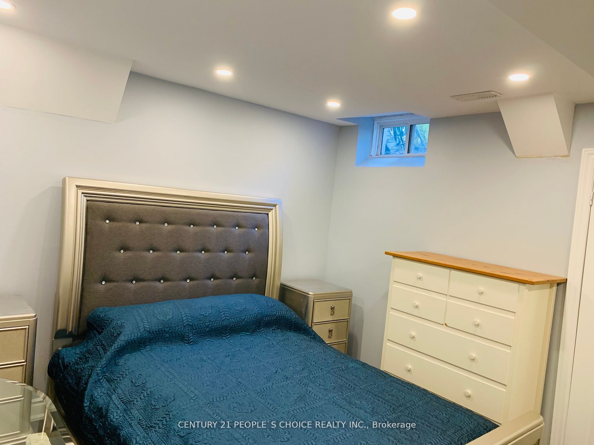 6 Sunley Cres