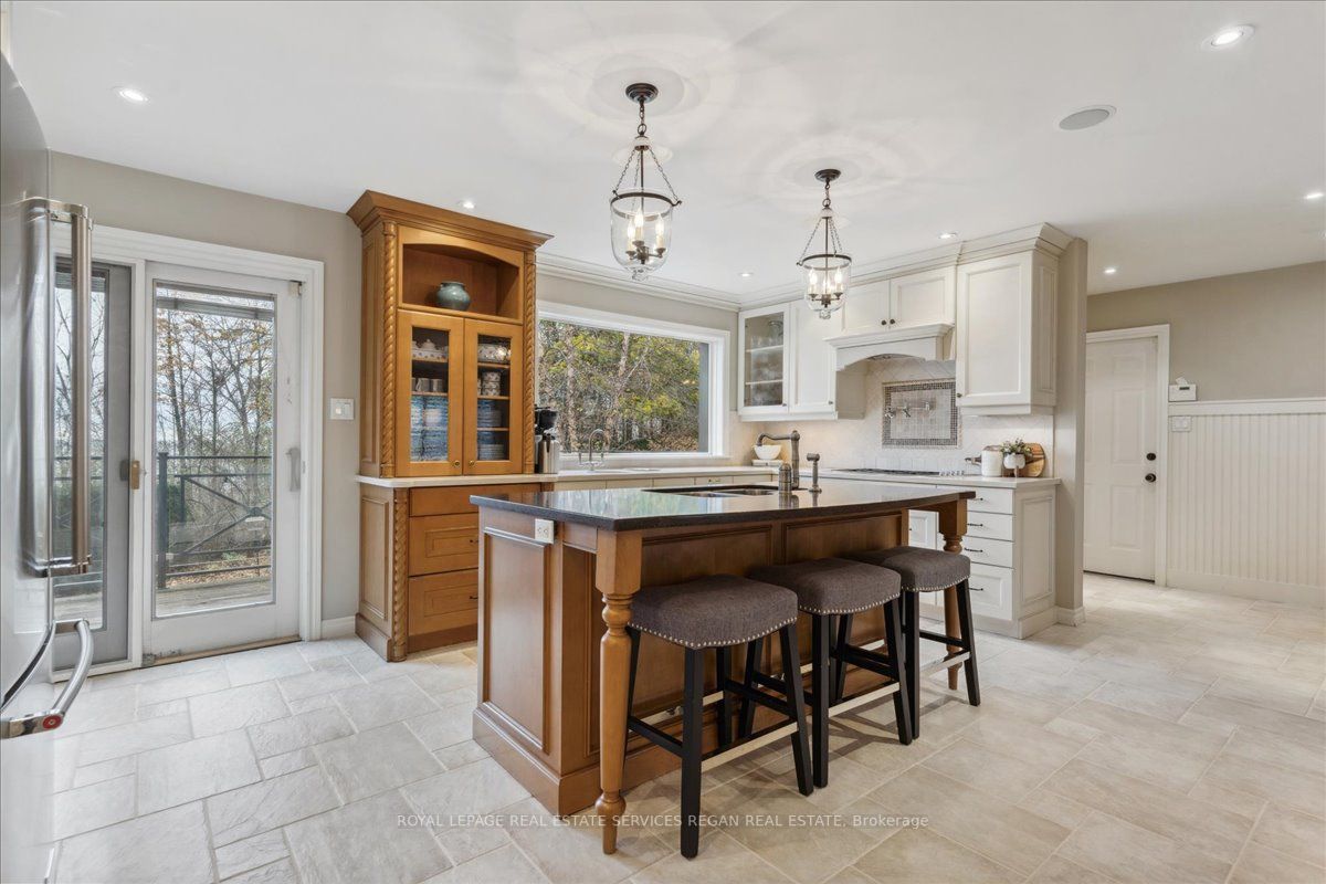 1286 Gatehouse Dr