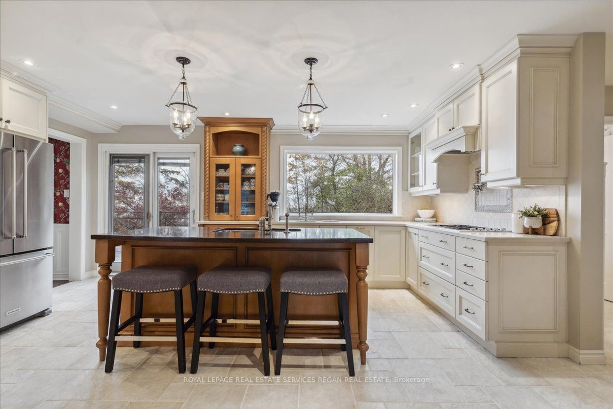 1286 Gatehouse Dr
