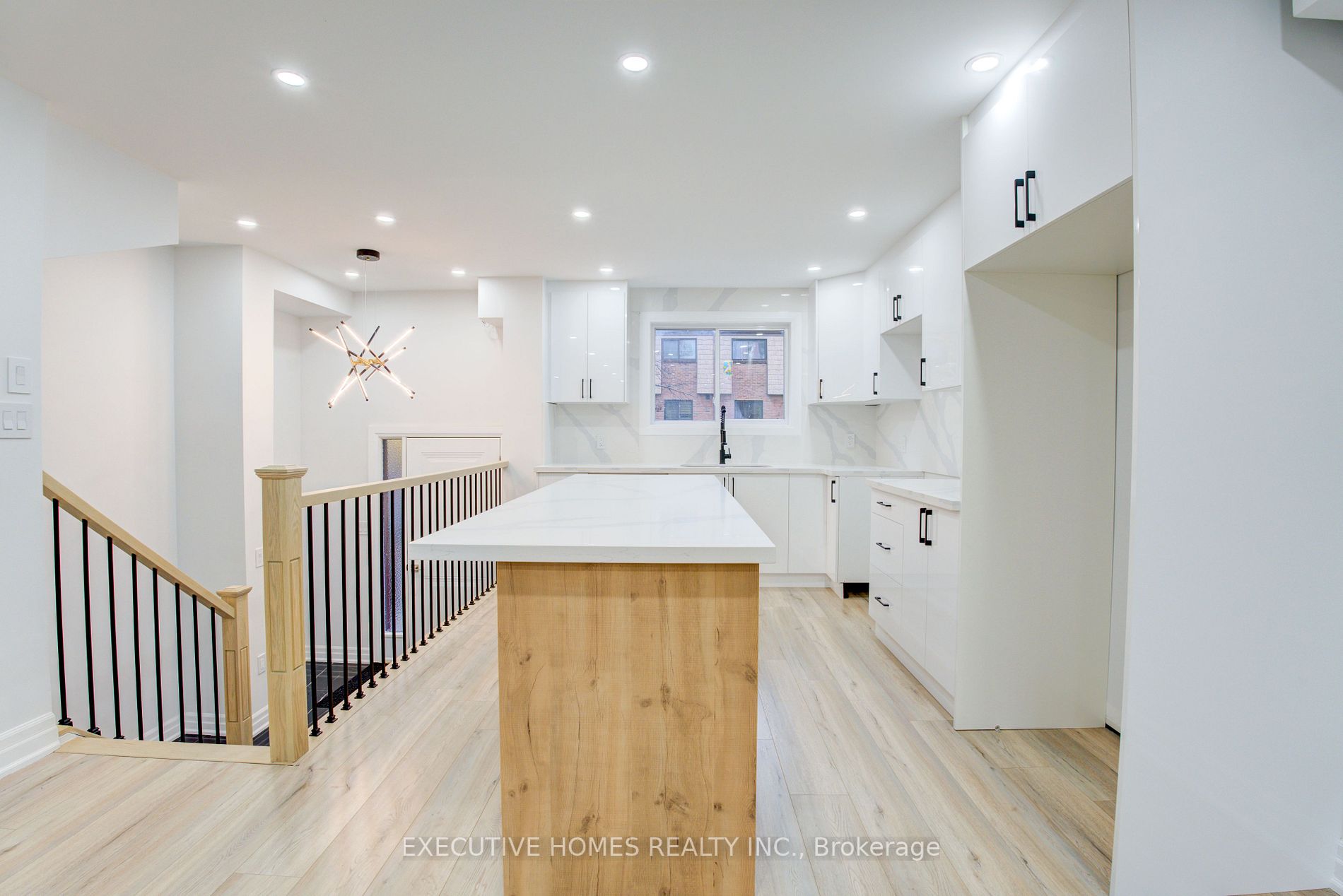 1532 Sixth Line, #13