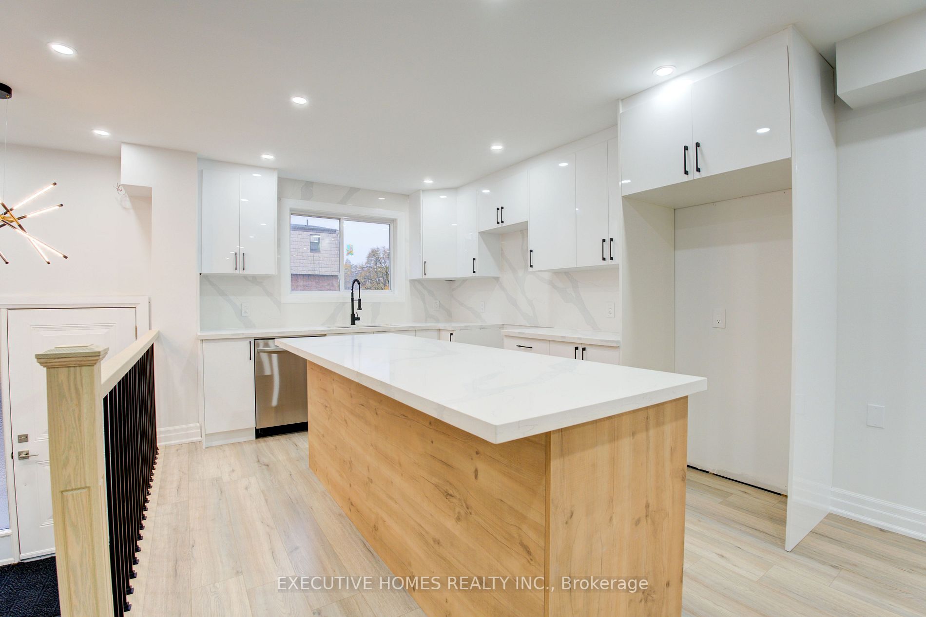 1532 Sixth Line, #13