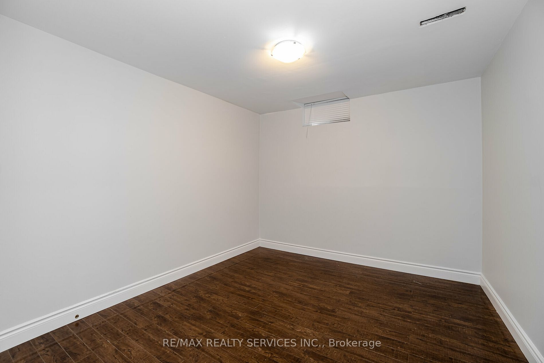8 Deerpark Crescent