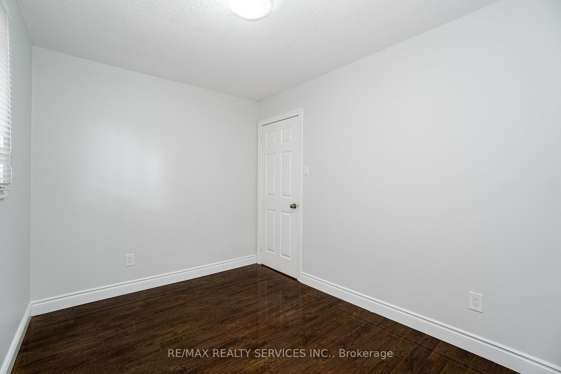 8 Deerpark Crescent