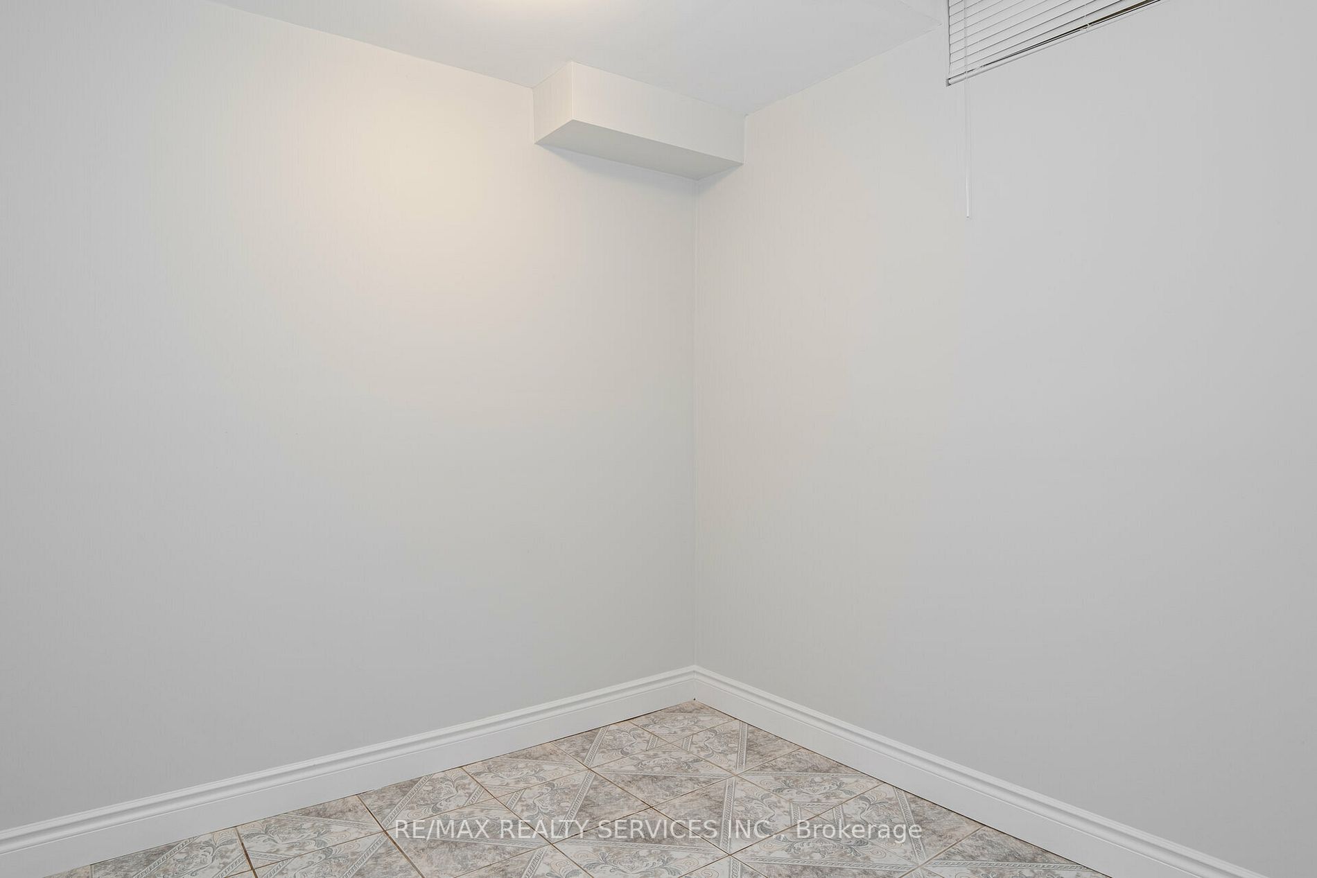 8 Deerpark Crescent