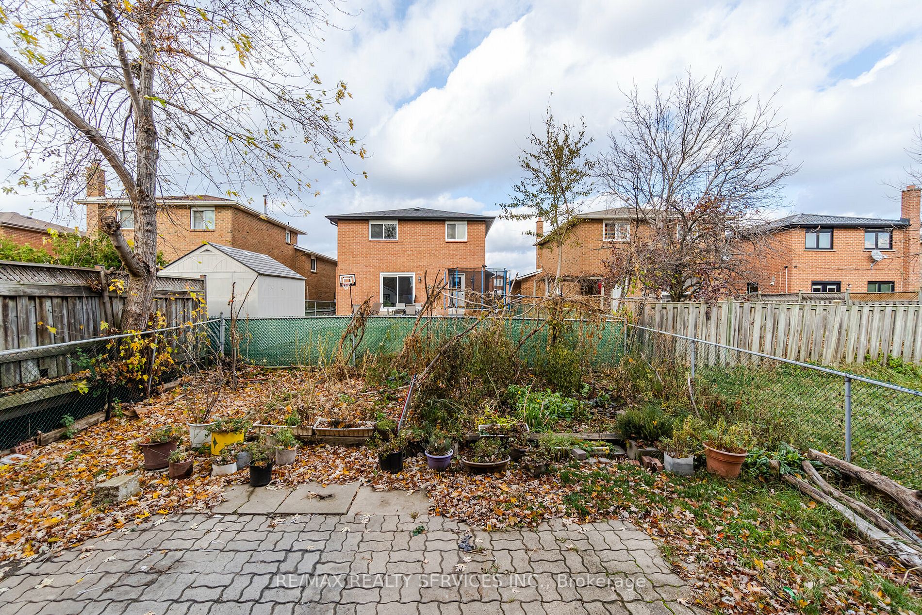8 Deerpark Crescent