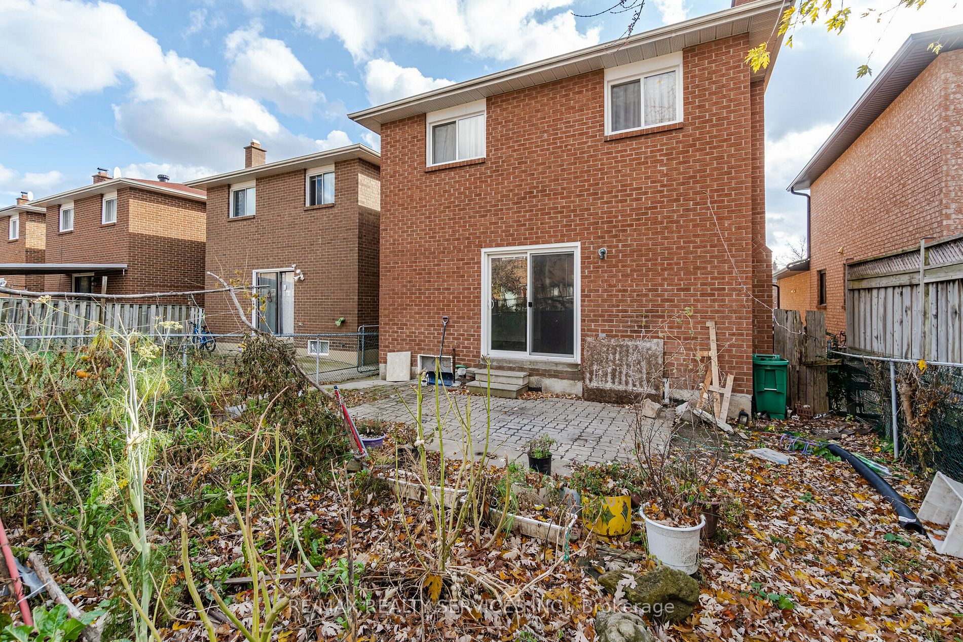 8 Deerpark Crescent
