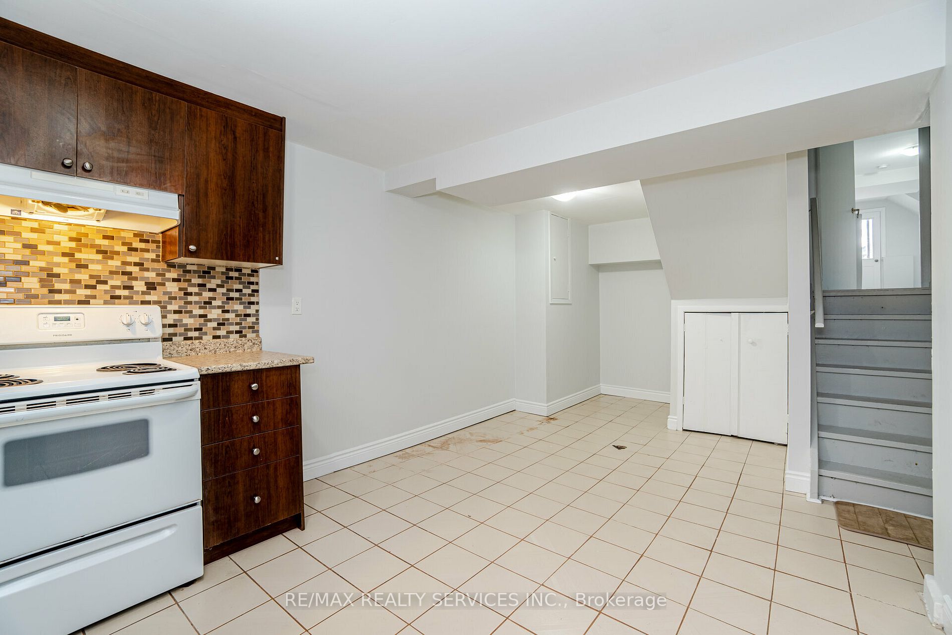 8 Deerpark Crescent