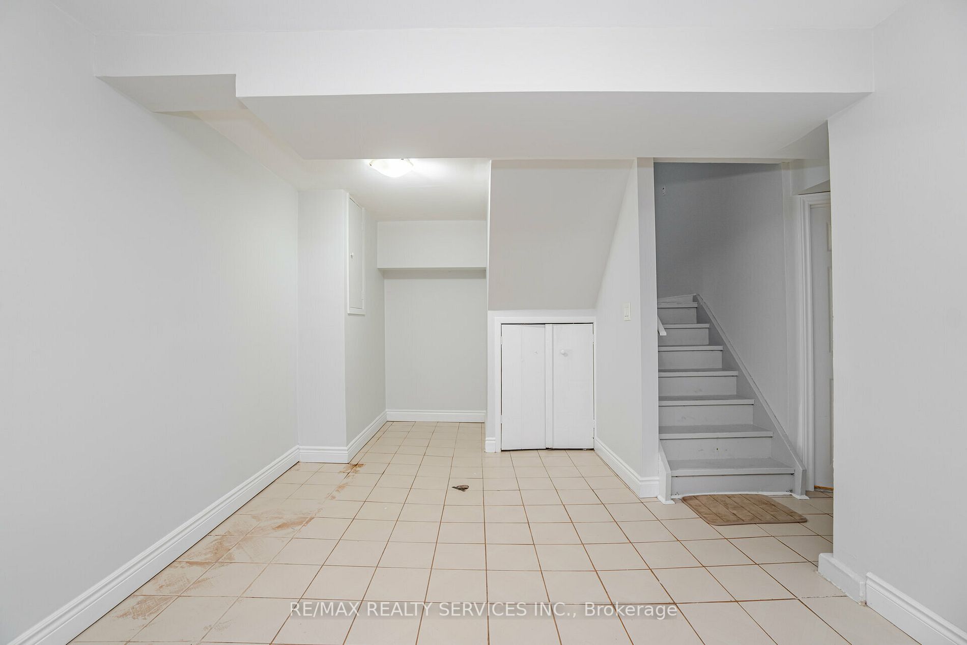 8 Deerpark Crescent