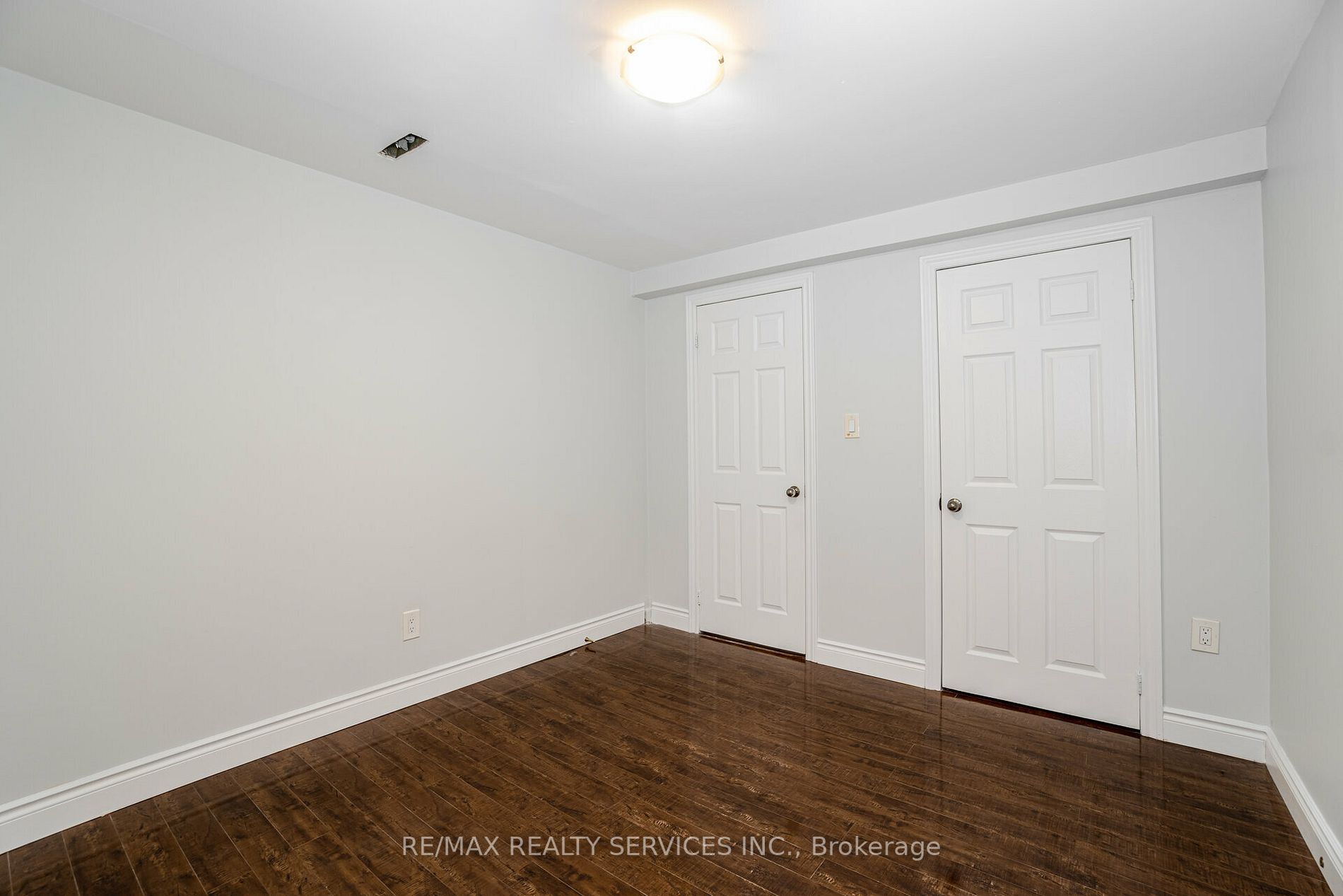 8 Deerpark Crescent