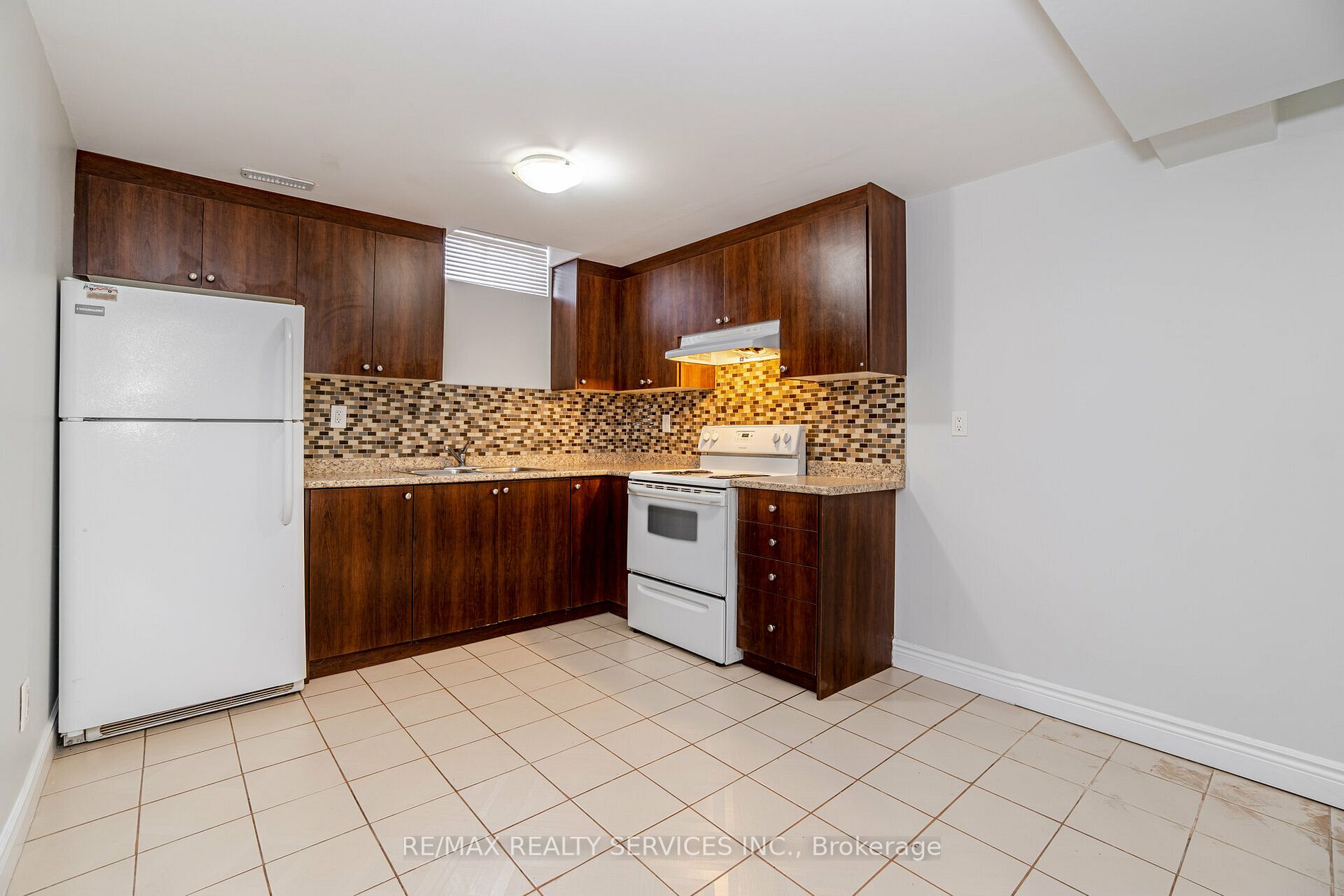8 Deerpark Crescent