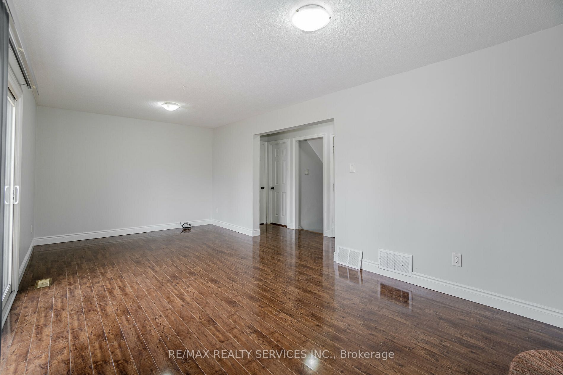 8 Deerpark Crescent