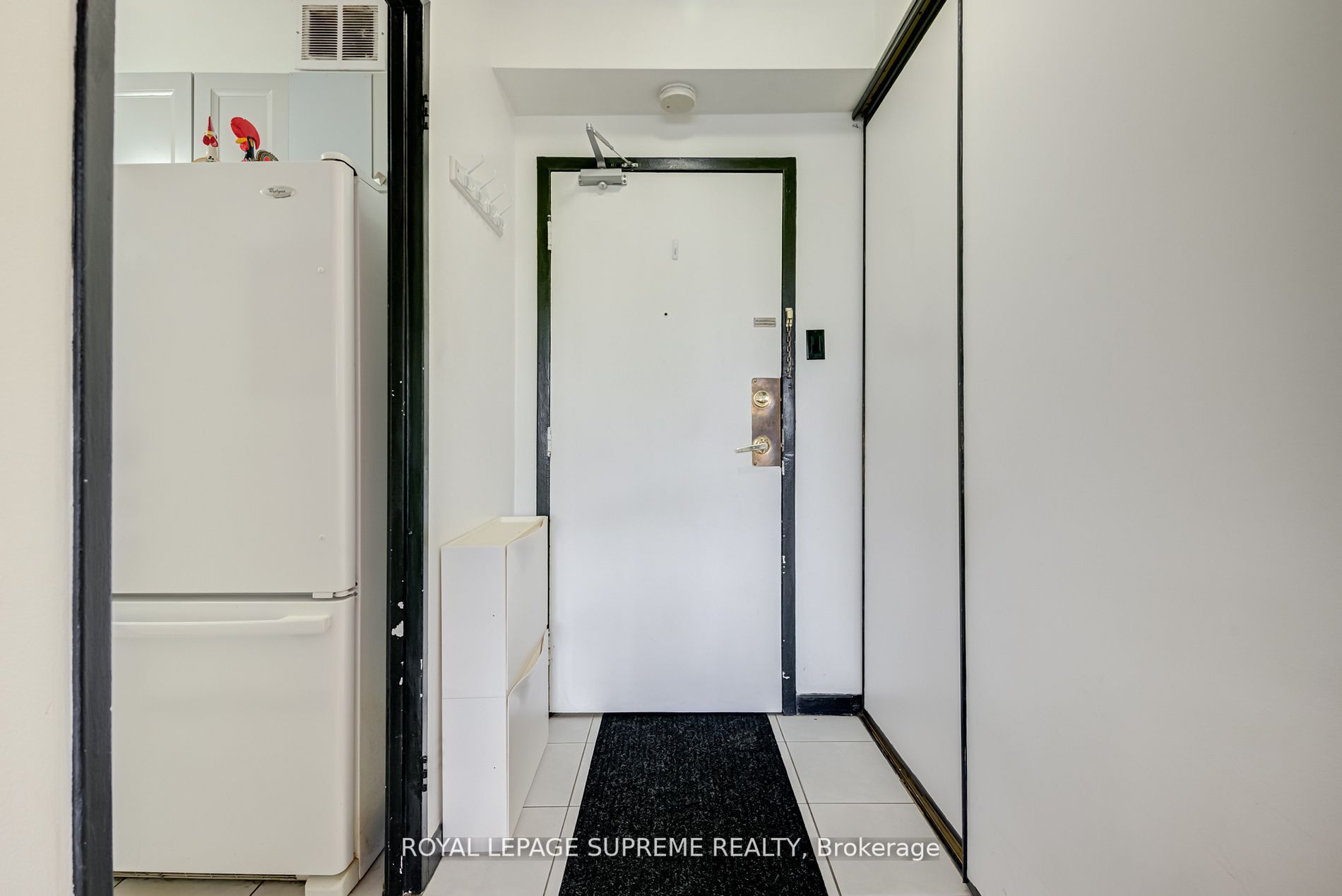 75 Emmett Ave, #206