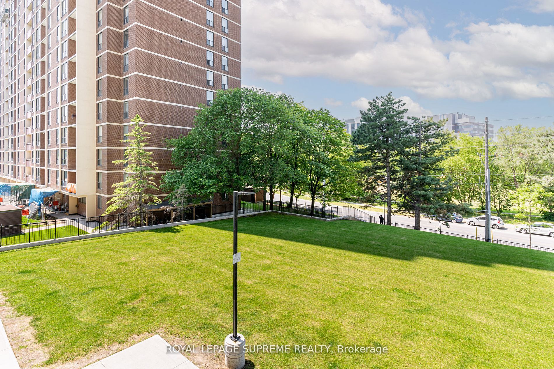 75 Emmett Ave, #206