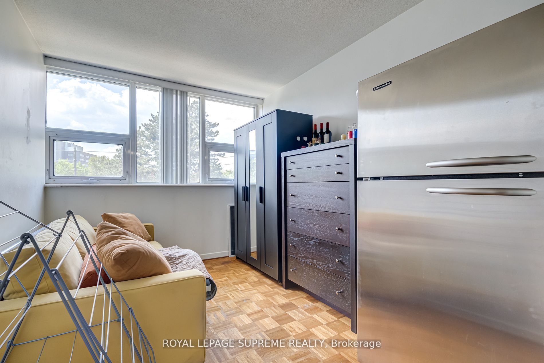 75 Emmett Ave, #206