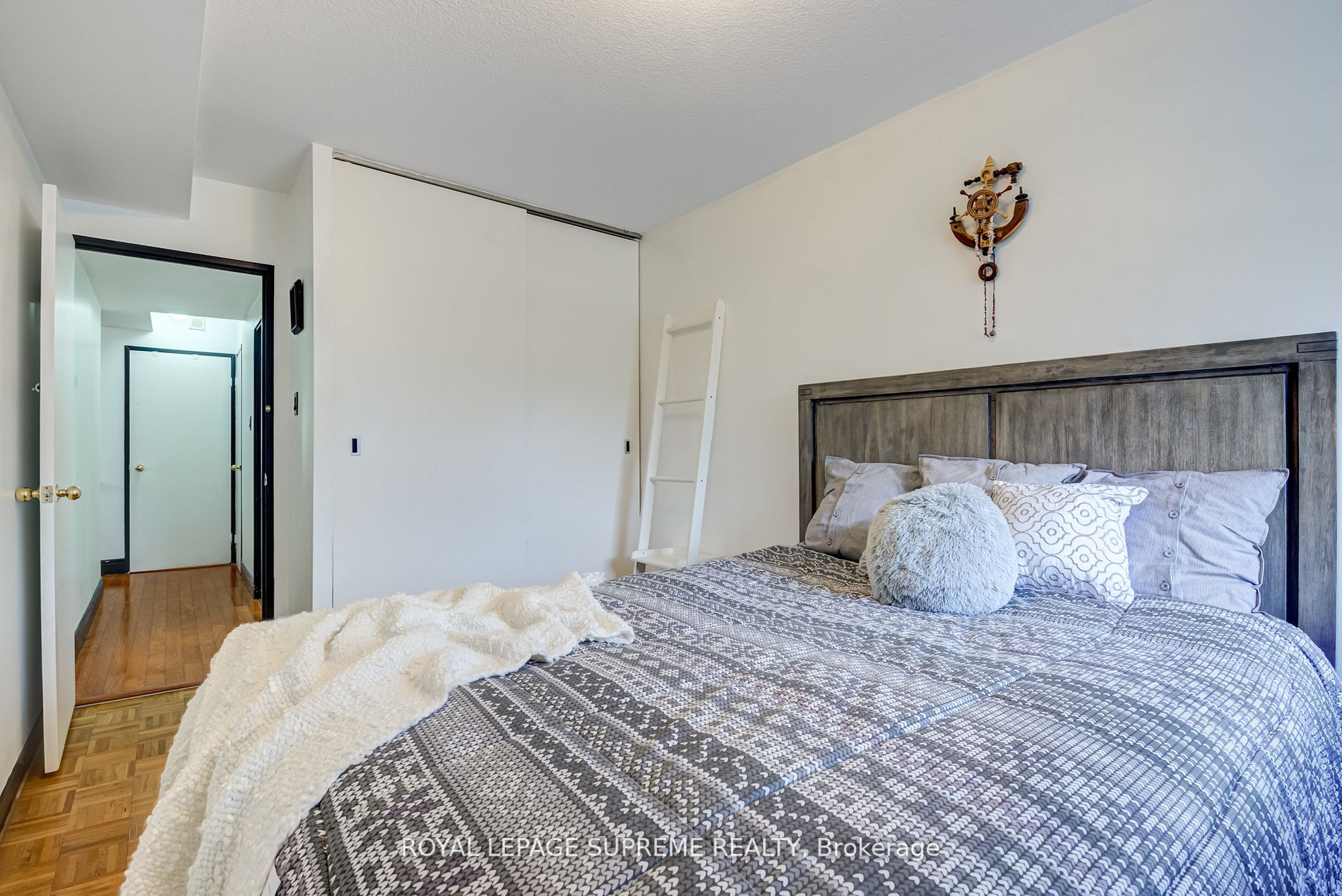 75 Emmett Ave, #206