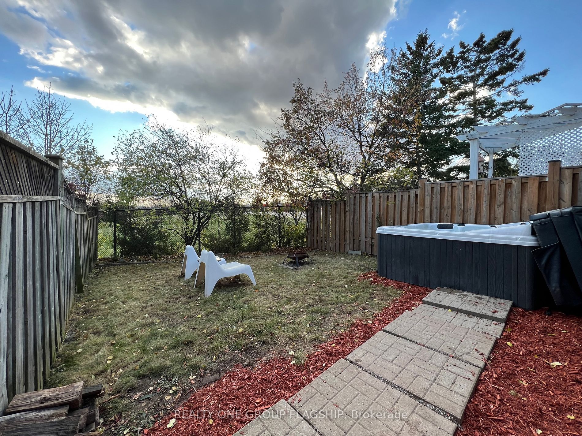 2792 Huntingdon Tr