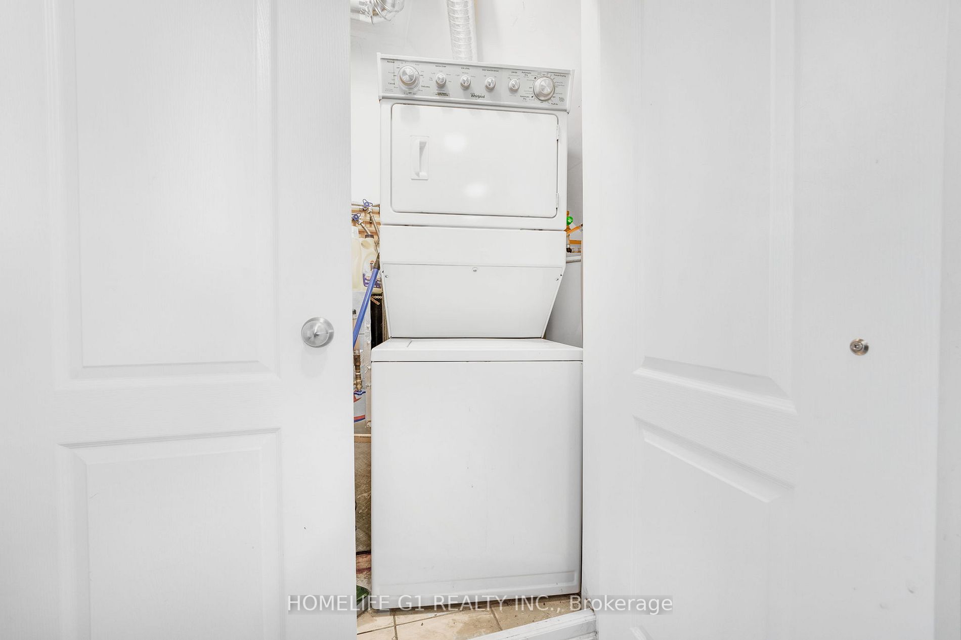 2500 Post Rd, #20