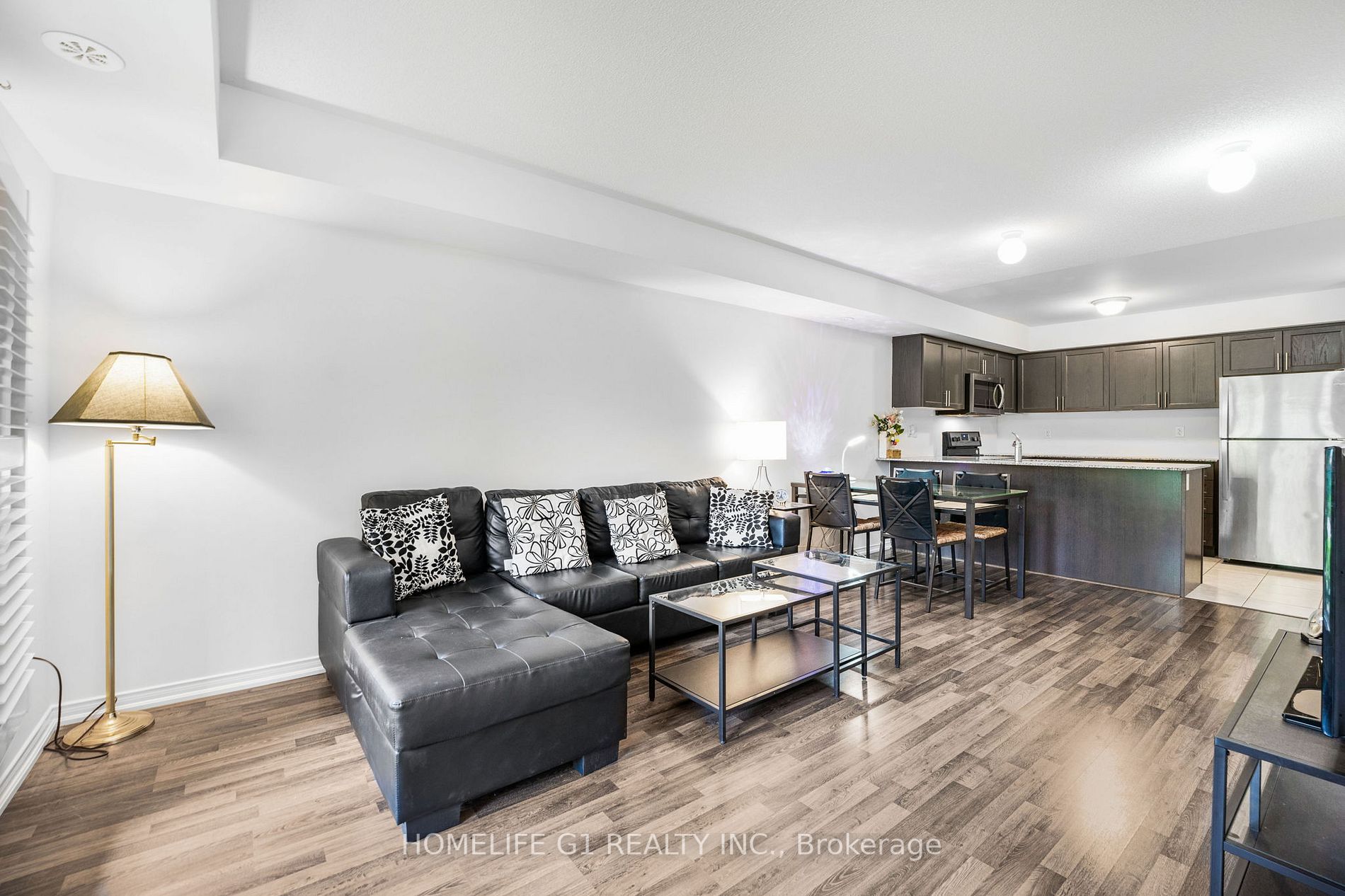2500 Post Rd, #20