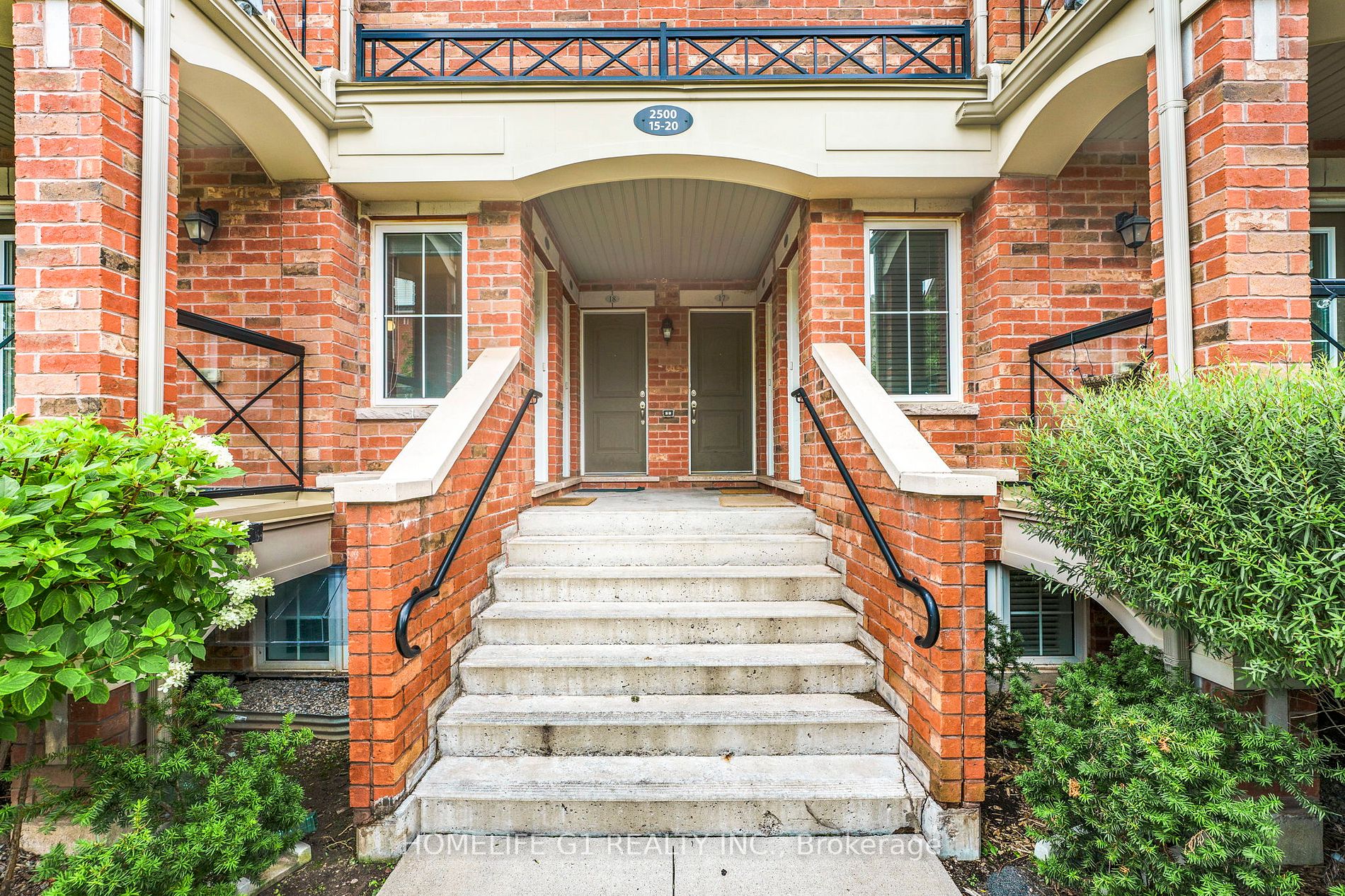 2500 Post Rd, #20
