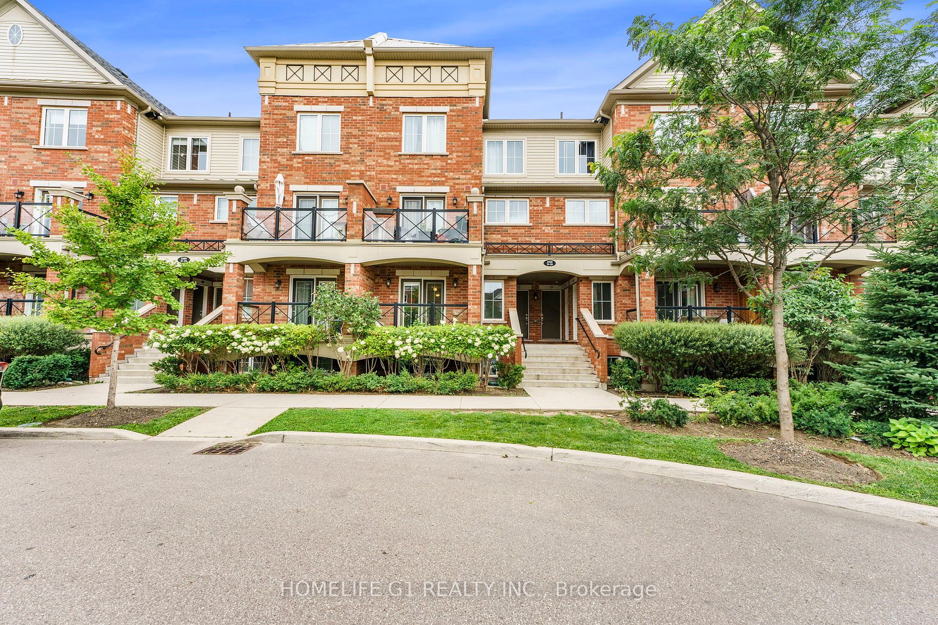 2500 Post Rd, #20