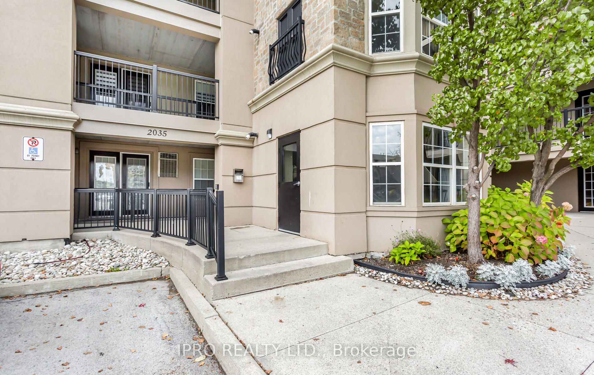 2035 Appleby Line, #111