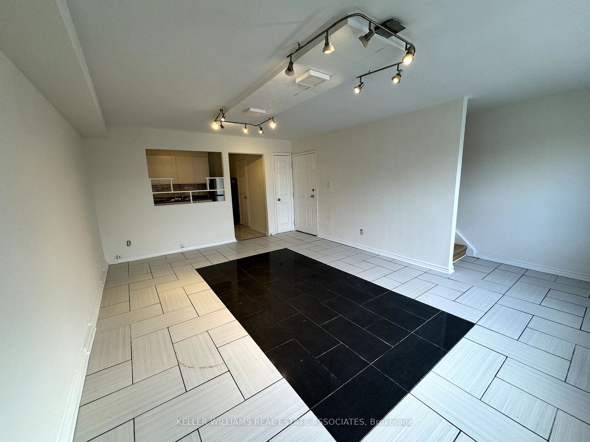3071 Hurontario St, #1