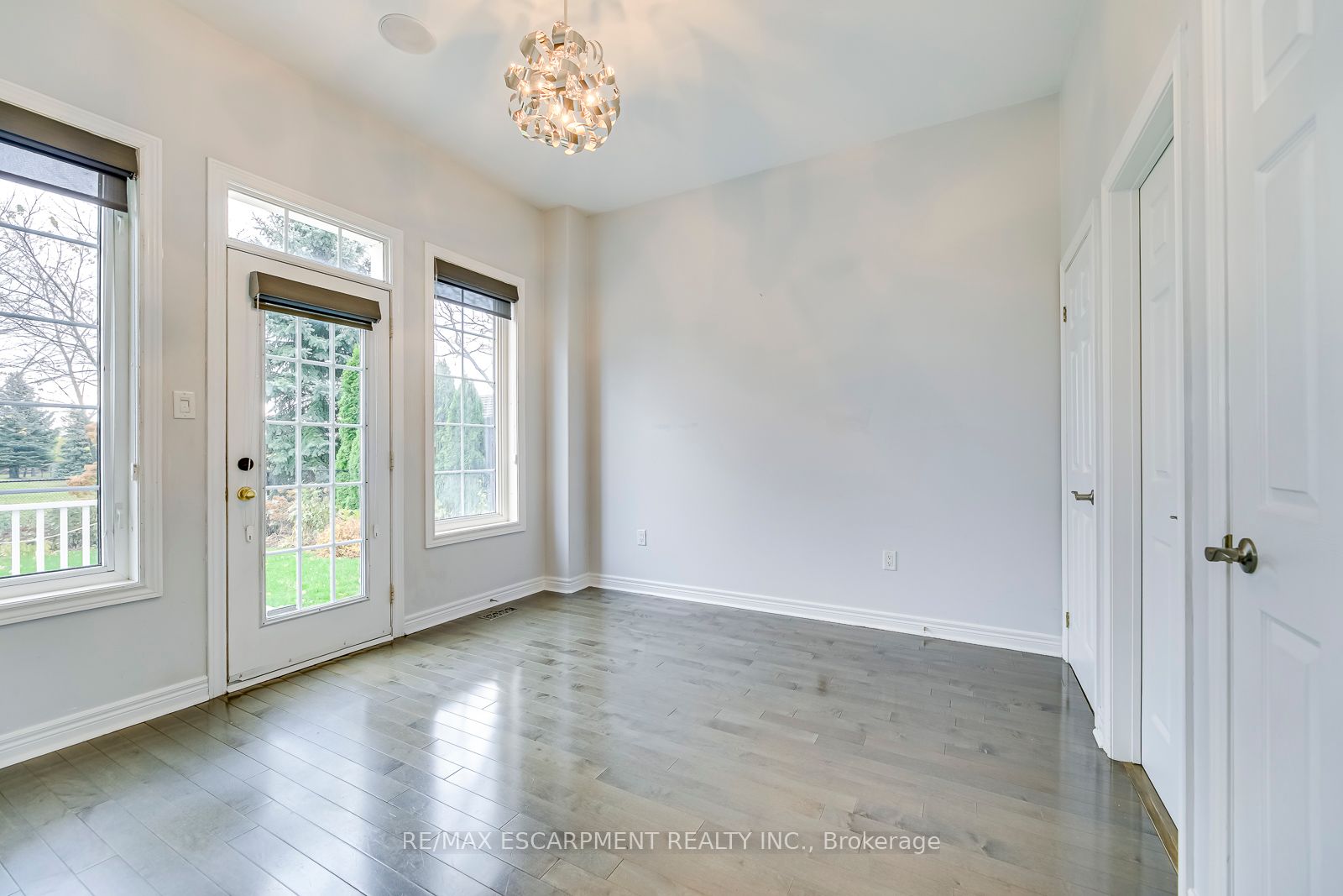 4292 Clubview Dr