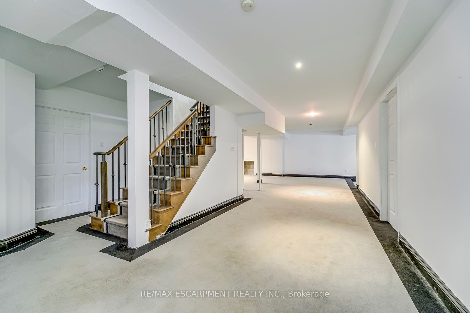 4292 Clubview Dr