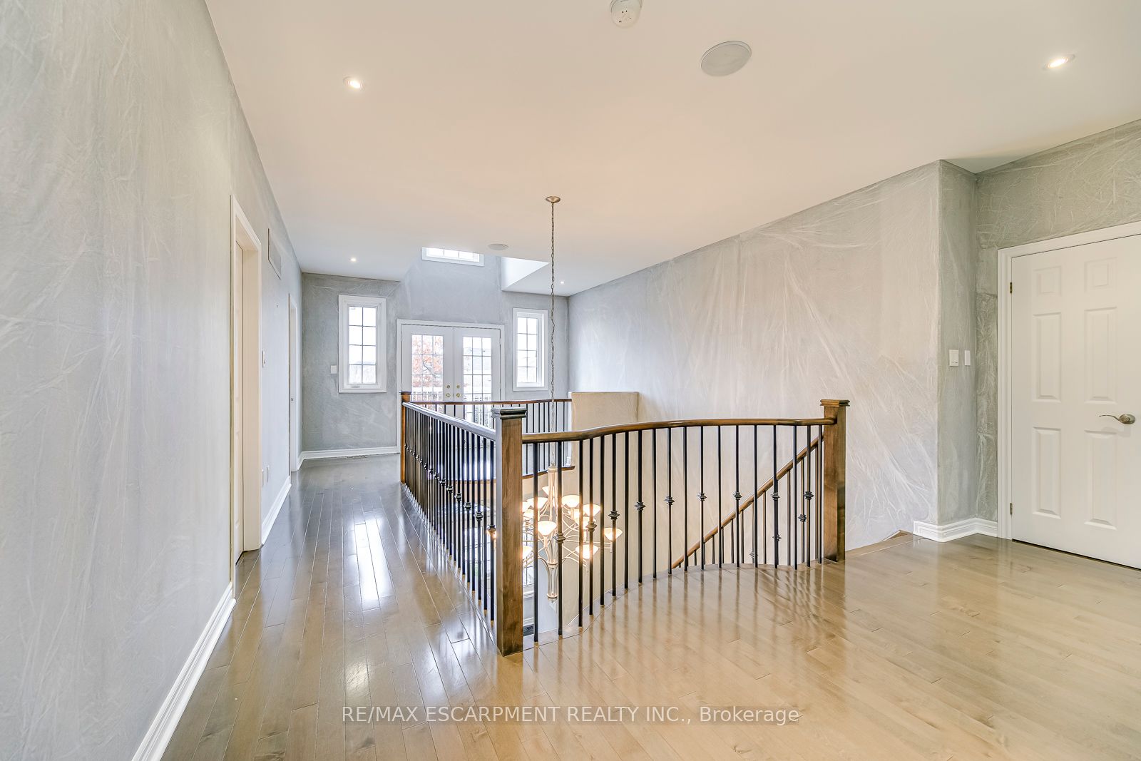 4292 Clubview Dr