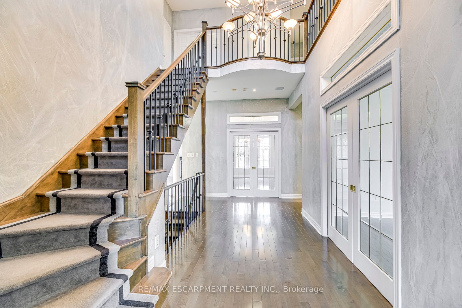 4292 Clubview Dr