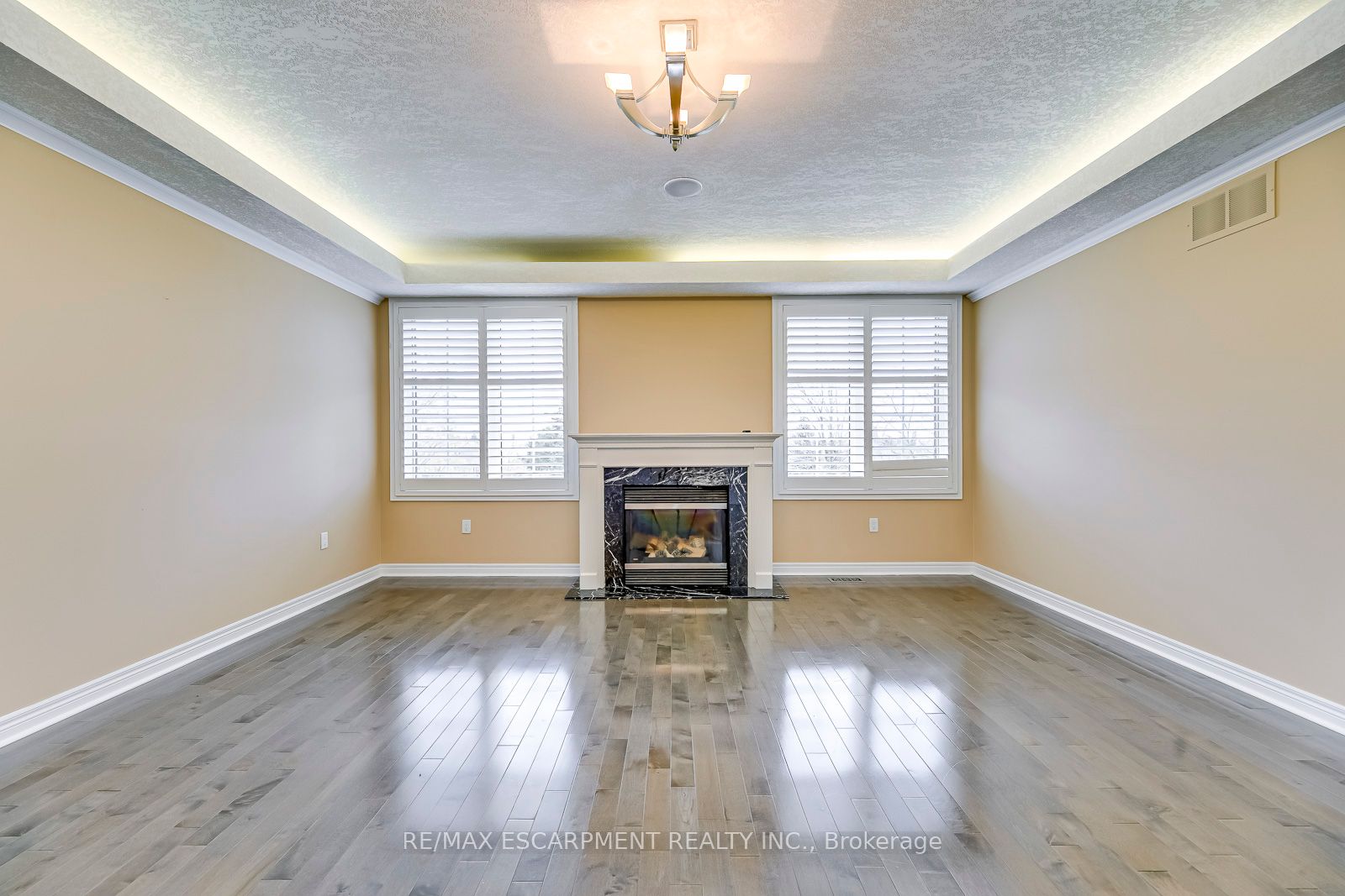 4292 Clubview Dr