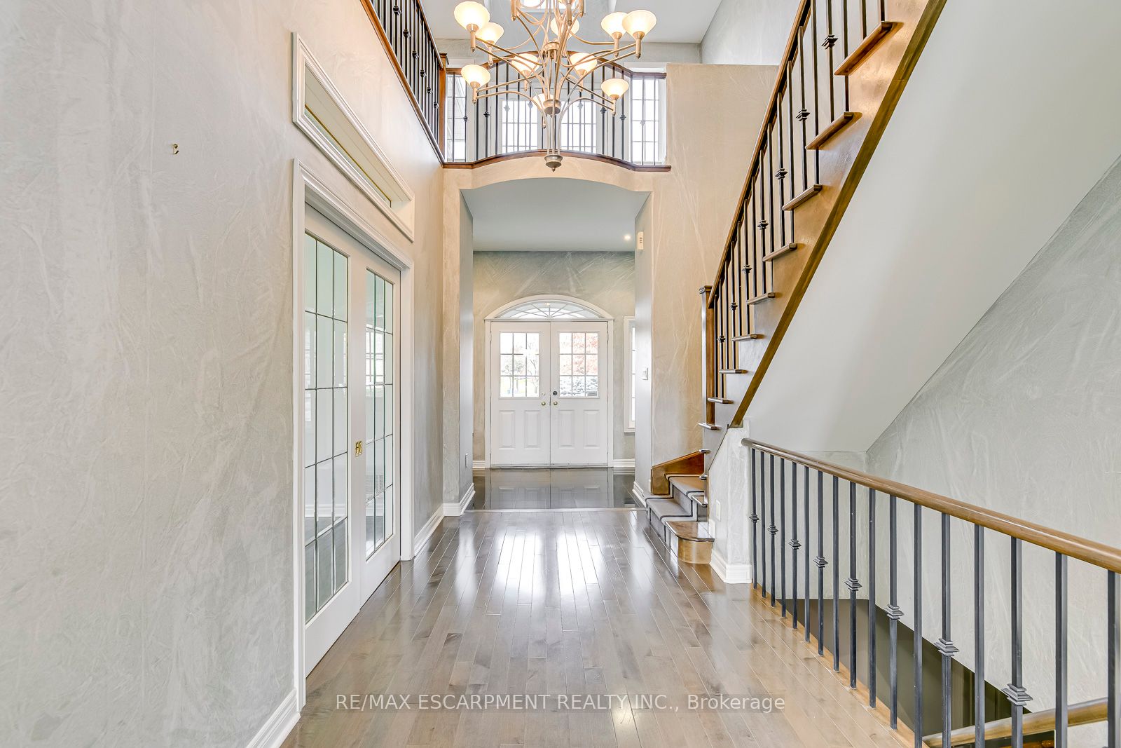 4292 Clubview Dr