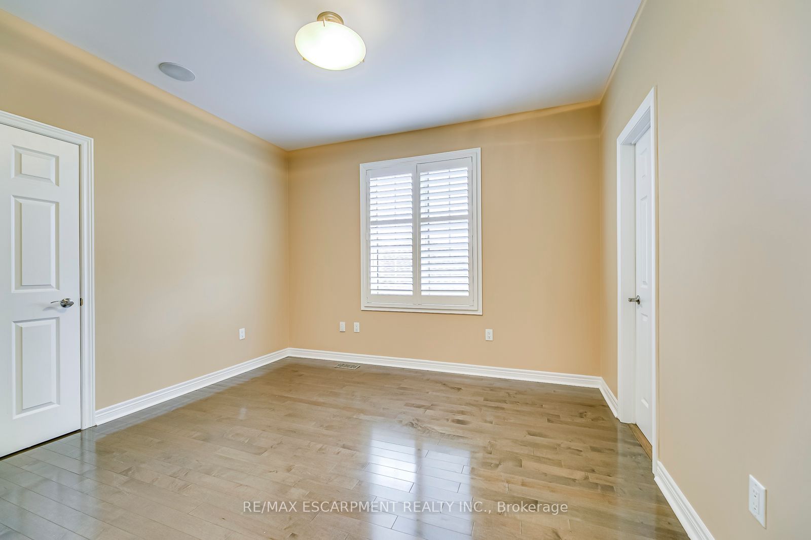 4292 Clubview Dr