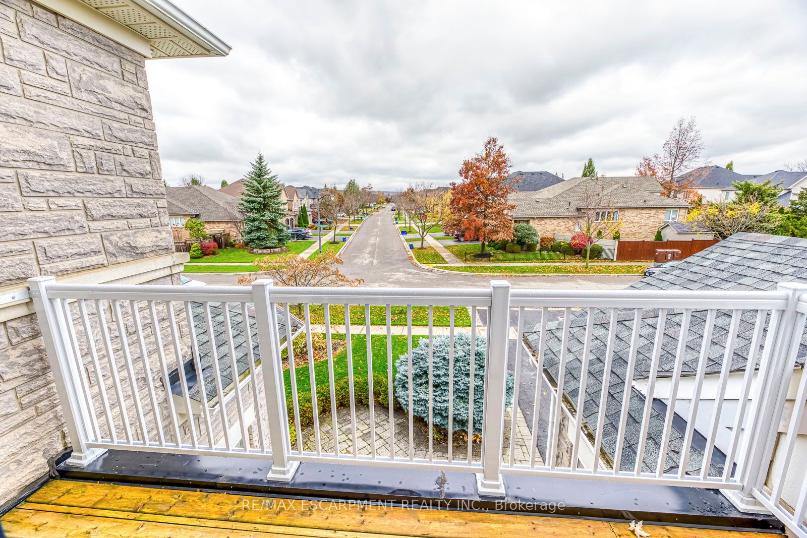 4292 Clubview Dr