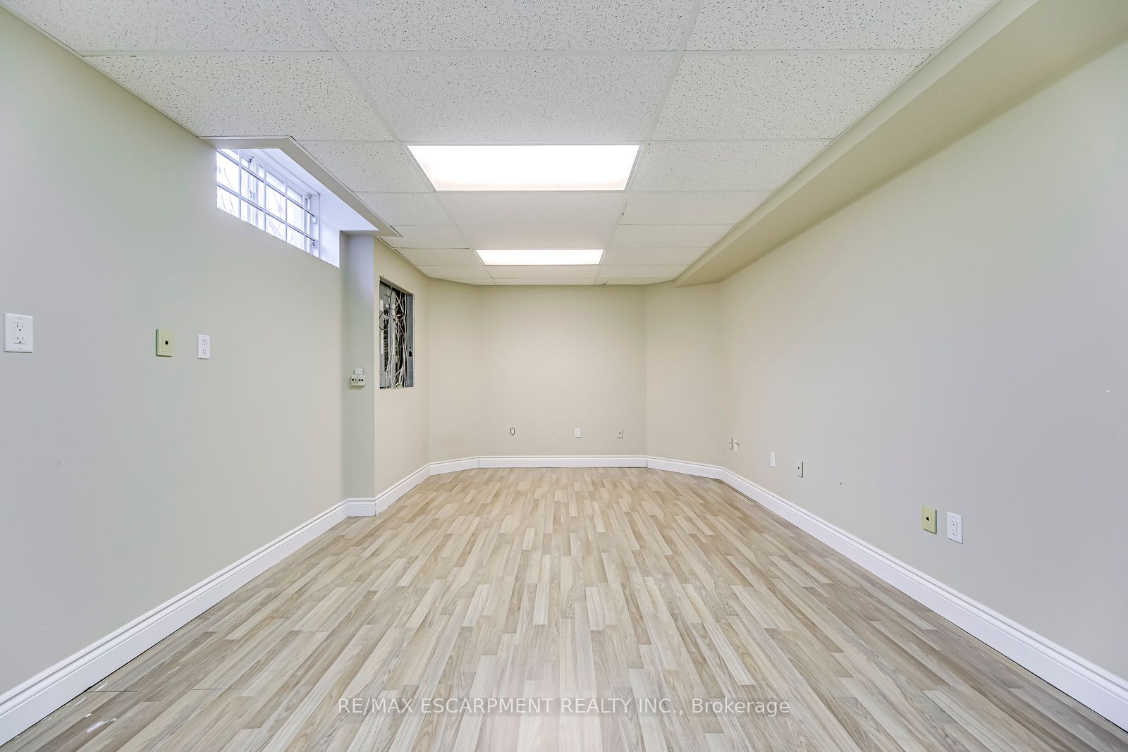 4292 Clubview Dr