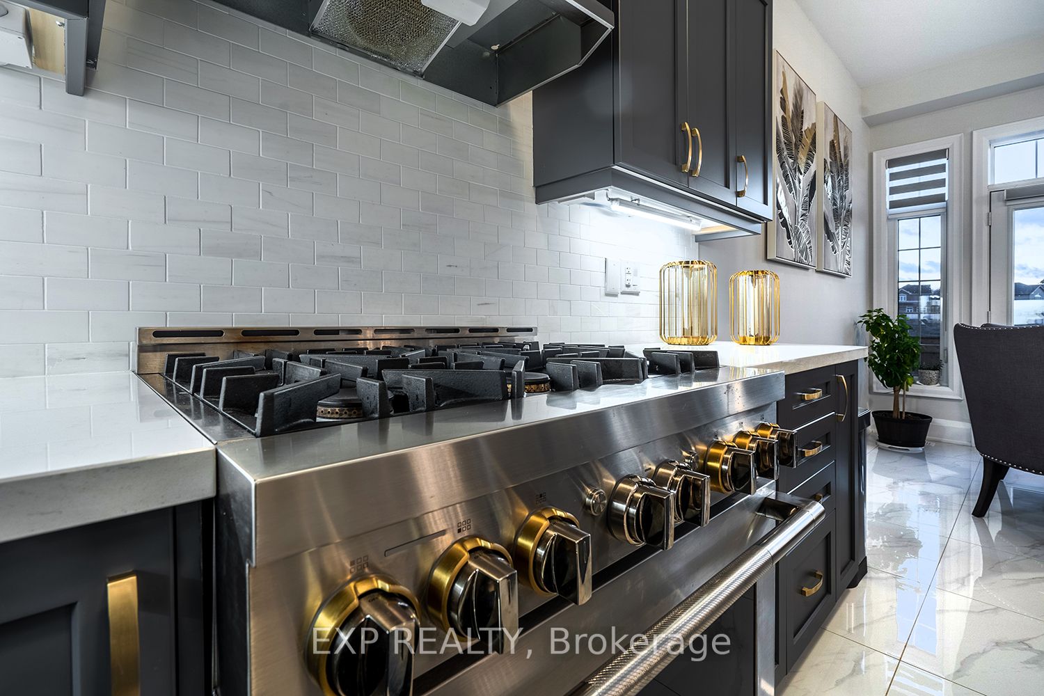 57 Rosewell Cres W