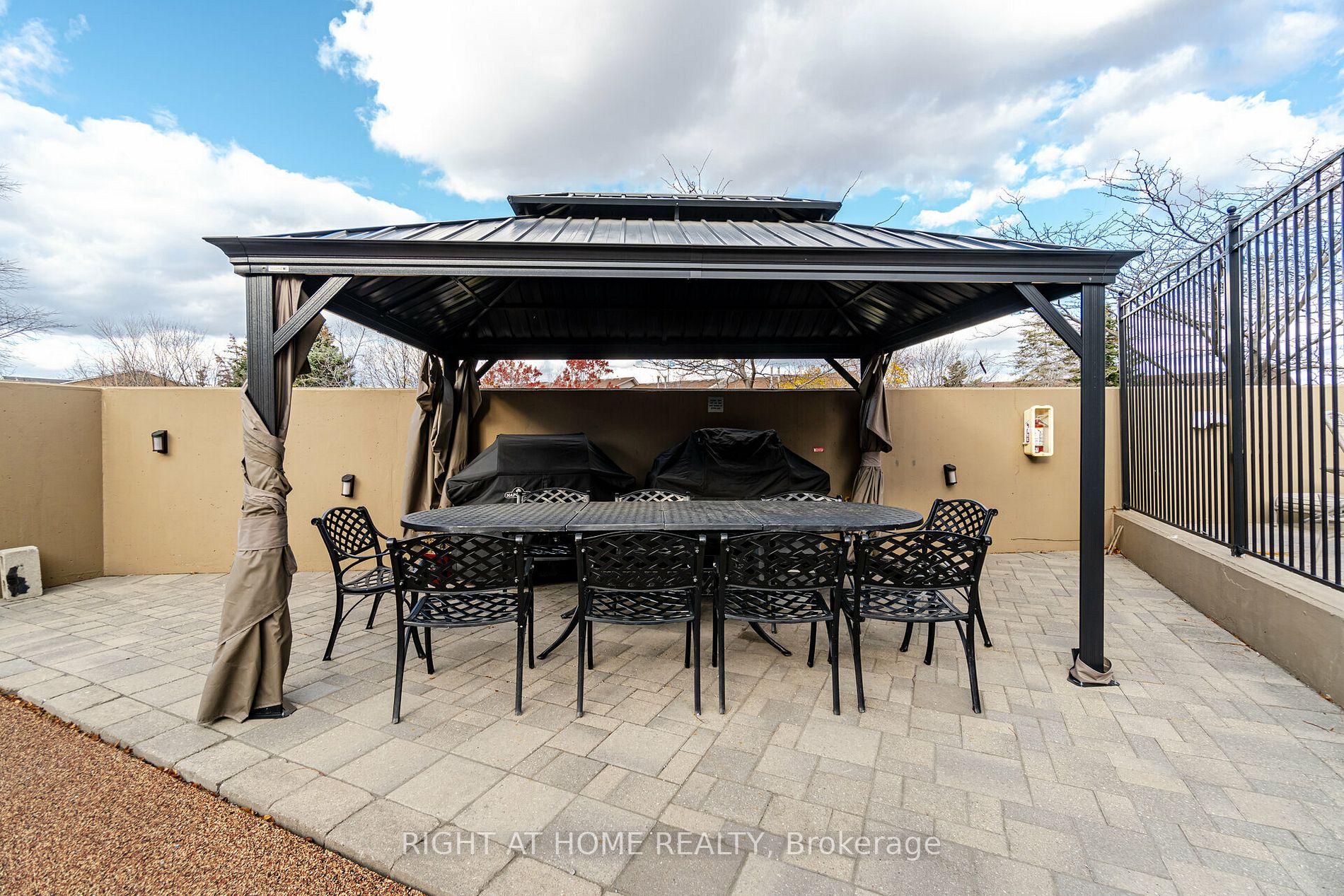 220 Forum Dr, #1501