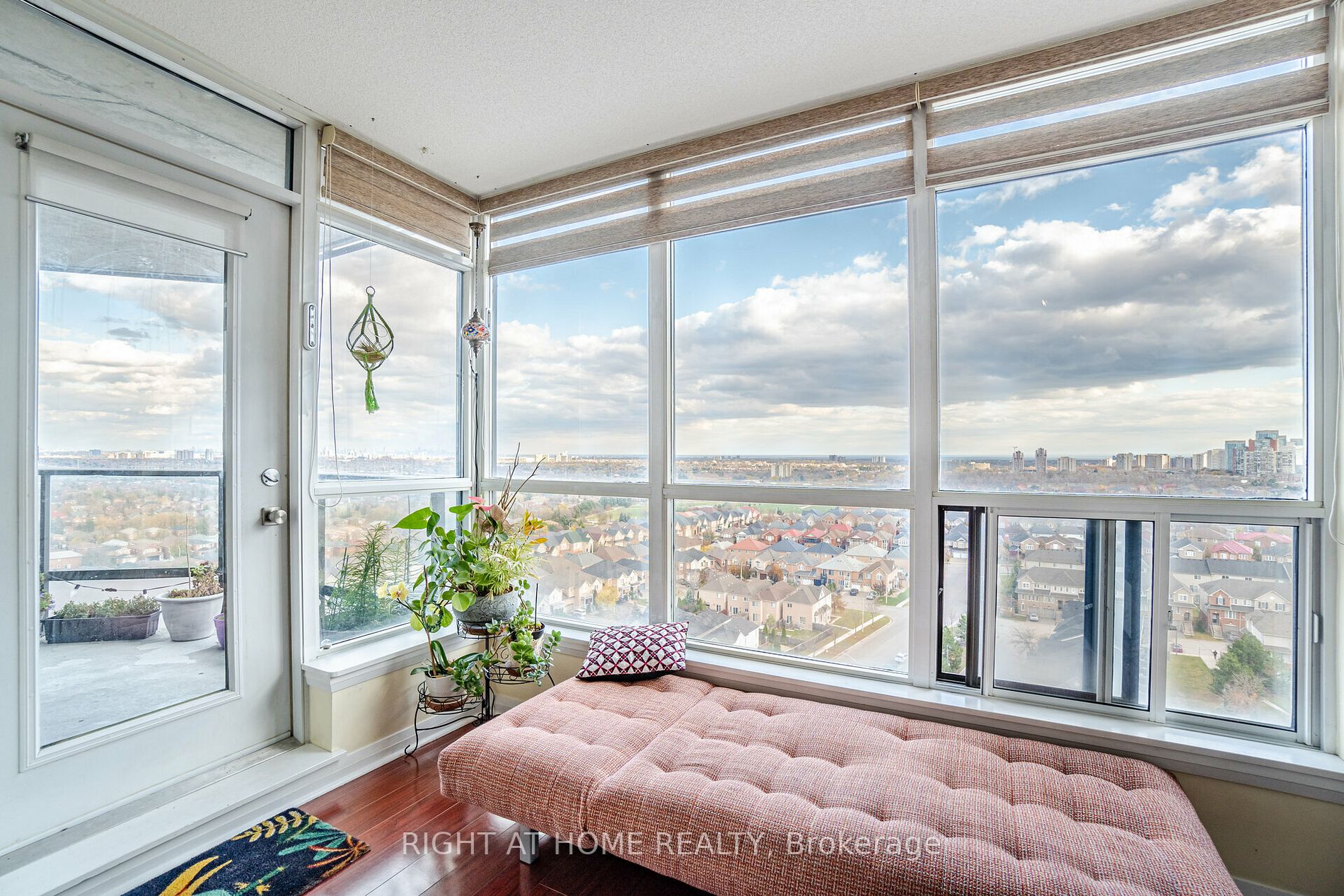 220 Forum Dr, #1501