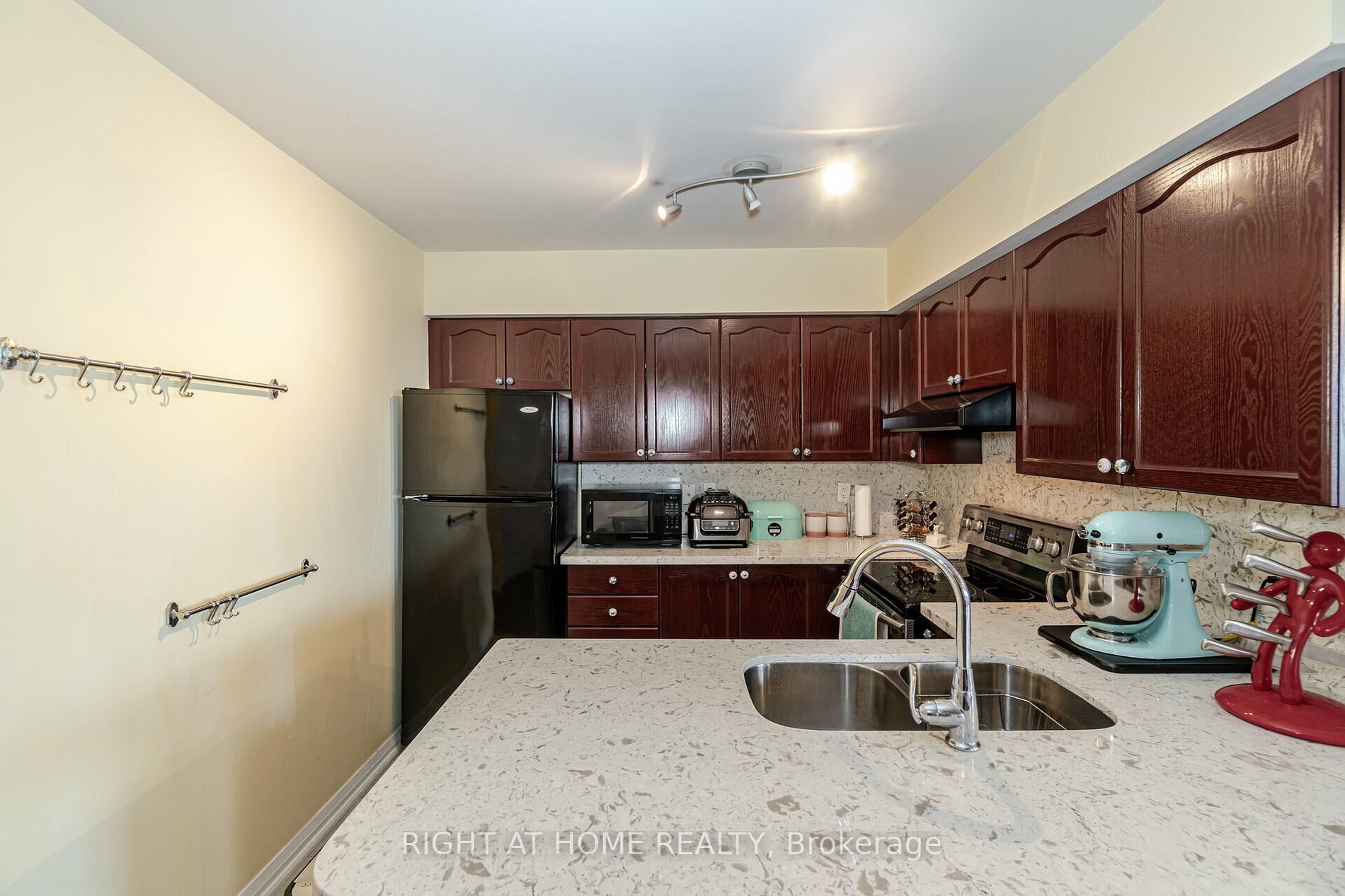 220 Forum Dr, #1501